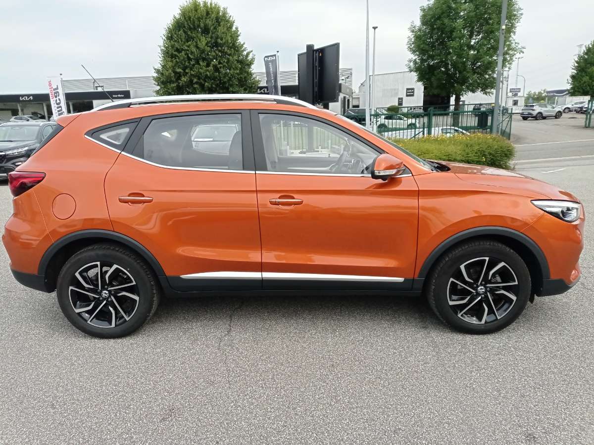 MG ZS LUXURY