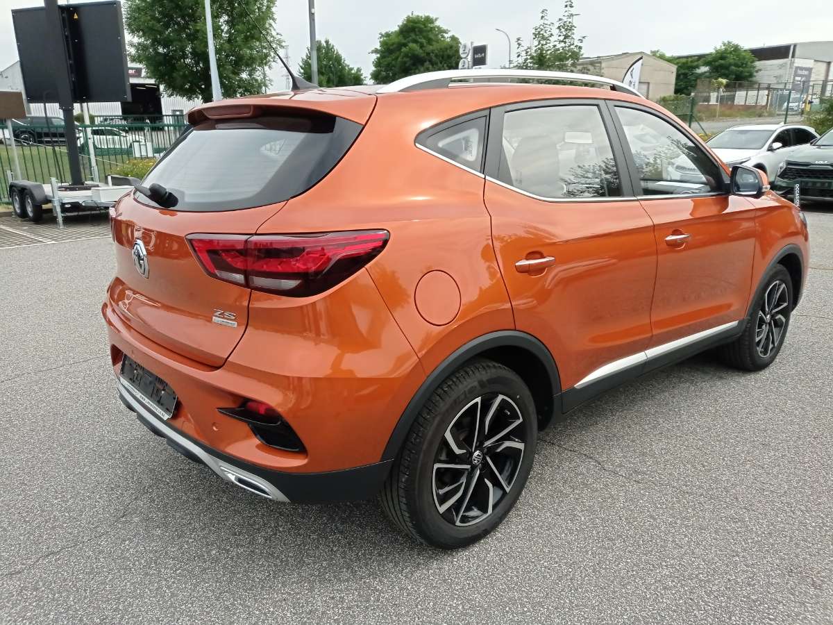 MG ZS LUXURY