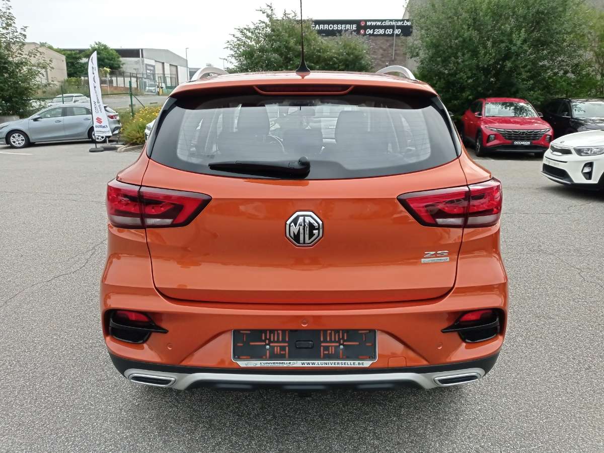 MG ZS LUXURY