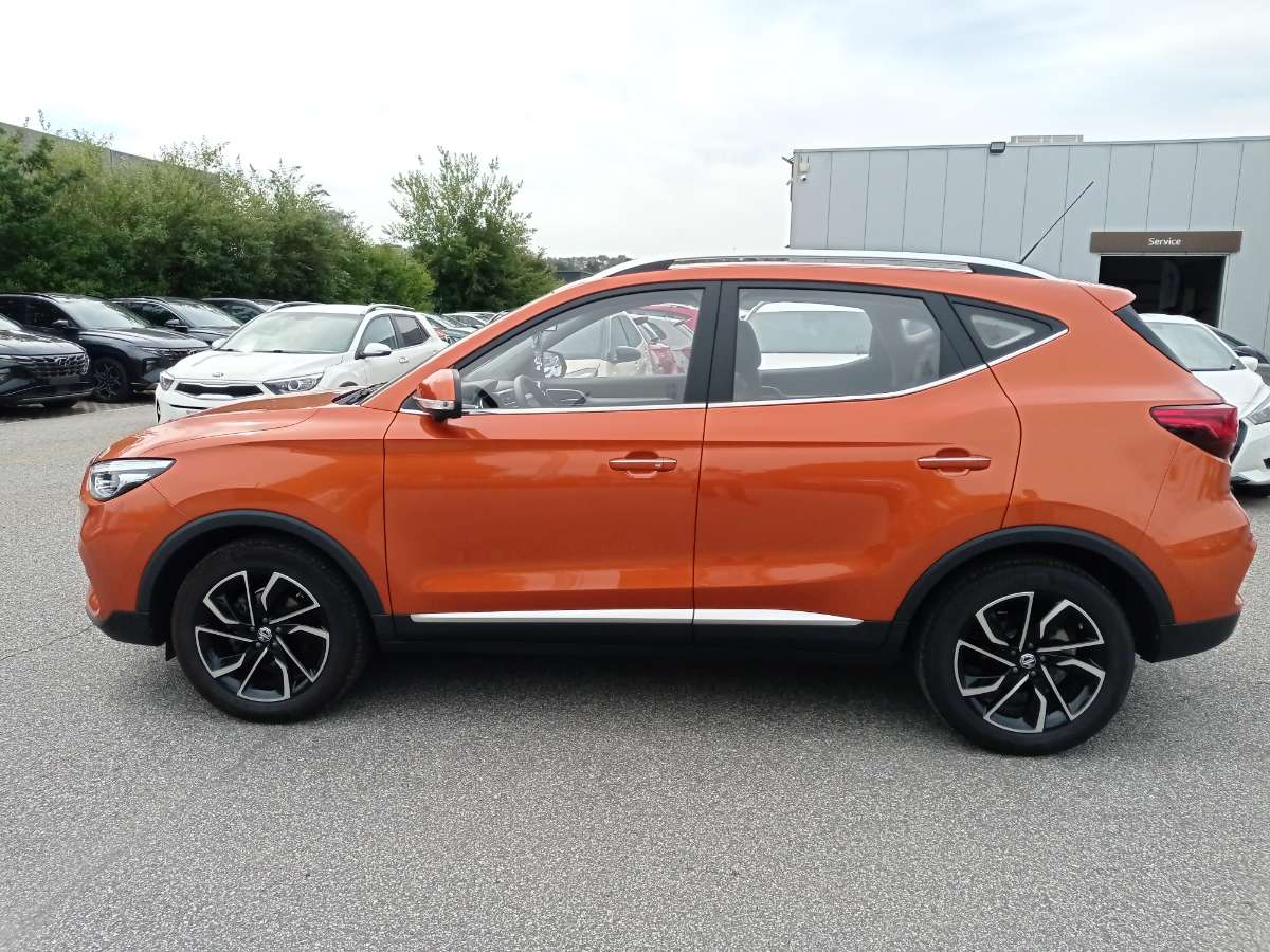 MG ZS LUXURY