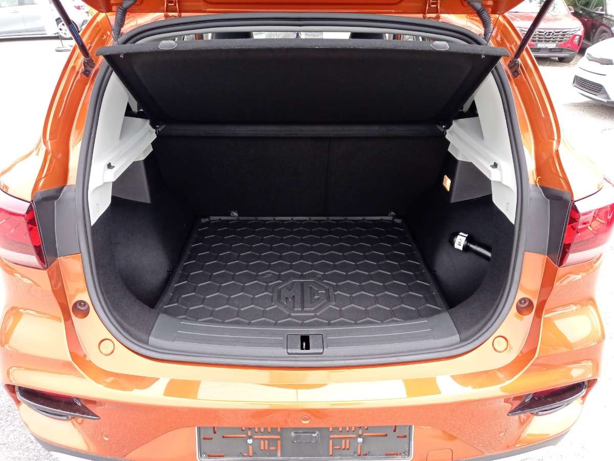 MG ZS LUXURY