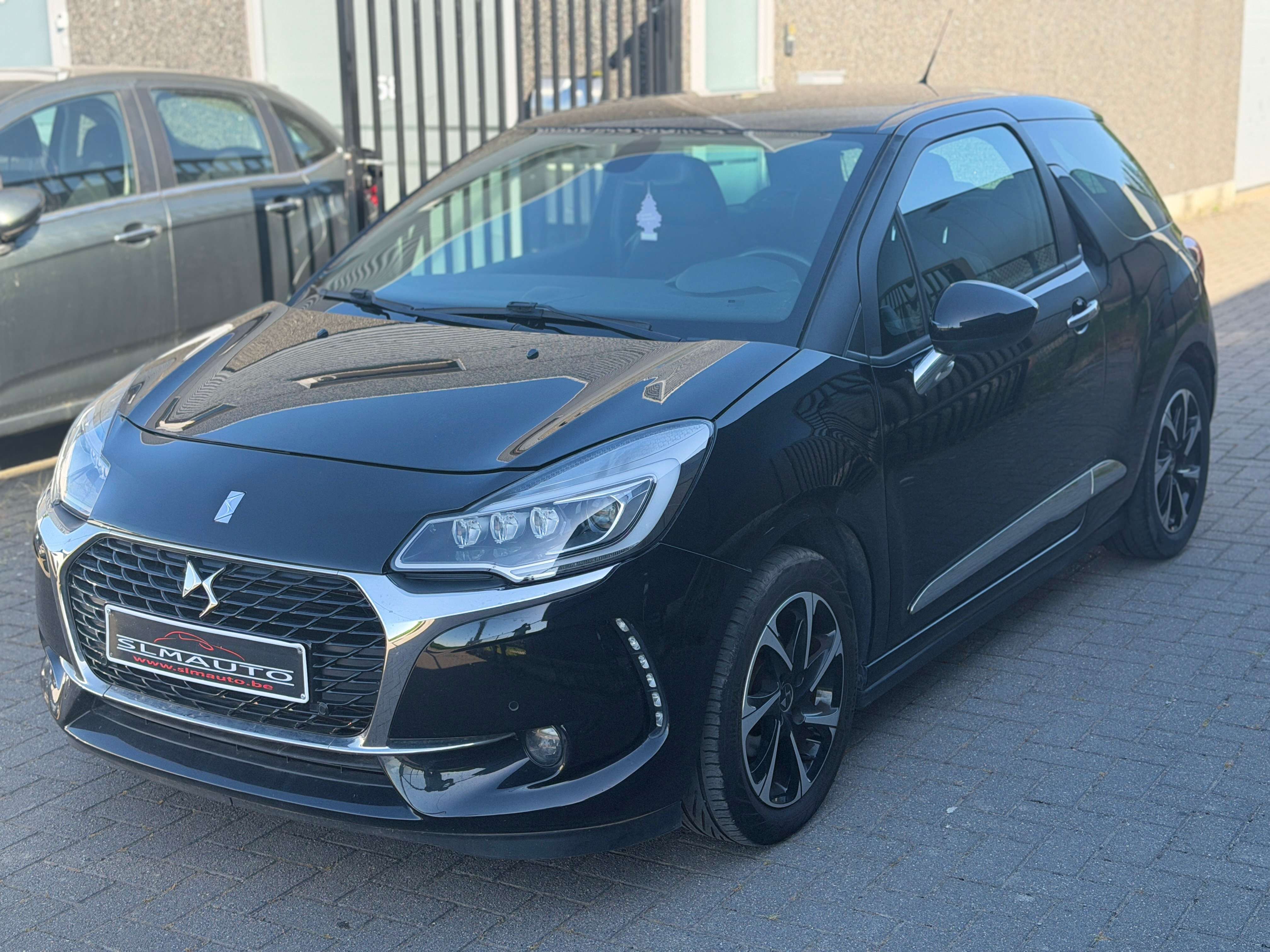 DS Automobiles DS 3 DS 3 1.2i PureTech Inès de la Fressange