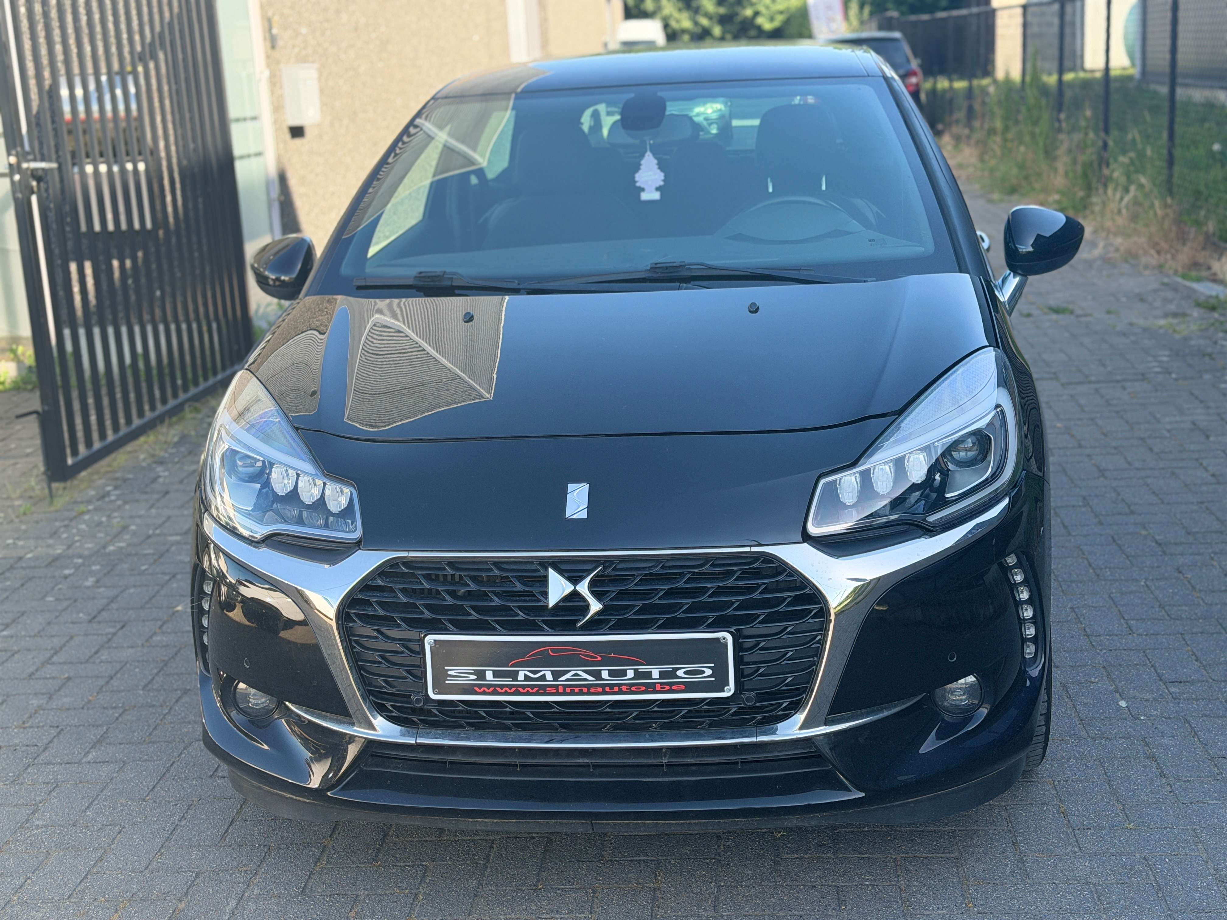 DS Automobiles DS 3 DS 3 1.2i PureTech Inès de la Fressange