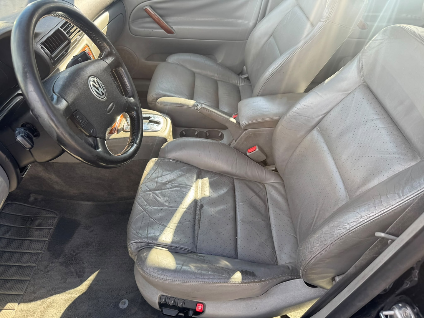 Volkswagen PASSAT 1.9 TDI 130CH CARAT TIPTRONIC