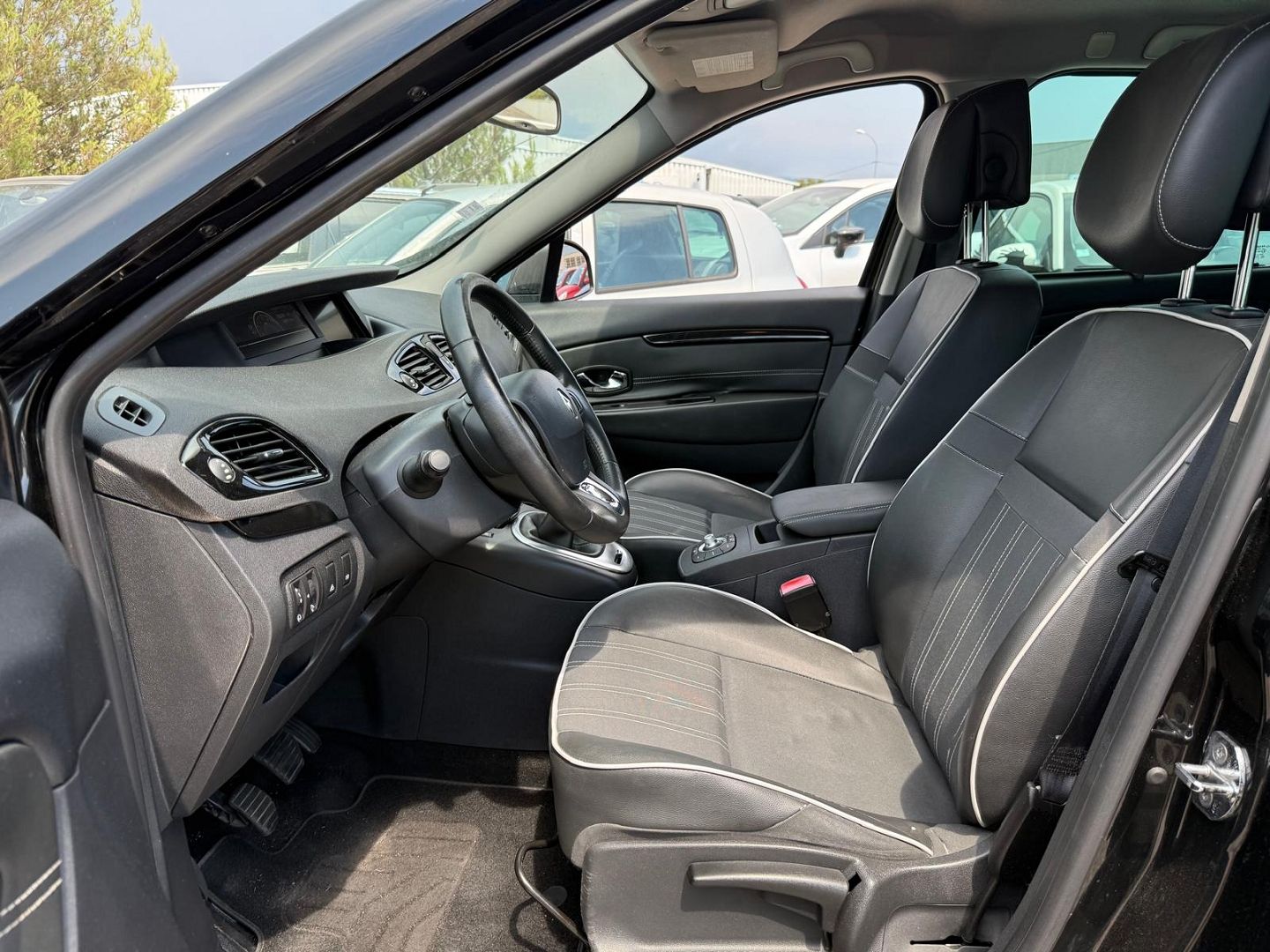 Renault GRAND SCENIC III 1.5 DCI 110CH ENERGY LOUNGE ECO² 7 PLACES