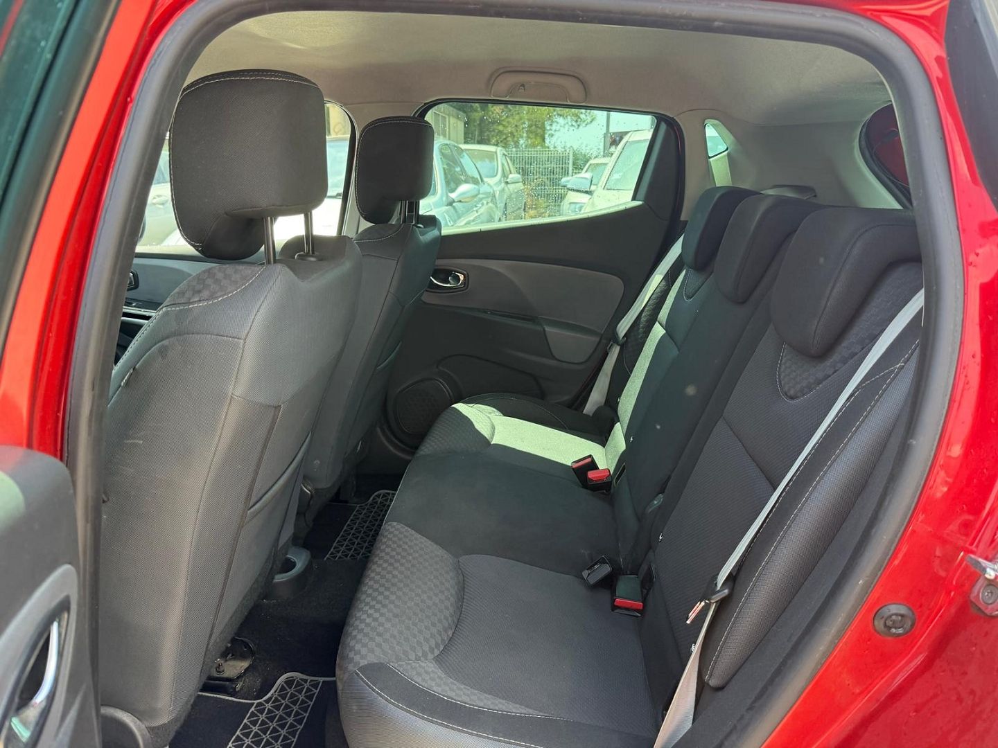 Renault CLIO IV 1.2 TCE 120CH ENERGY INTENS EDC EURO6 2015