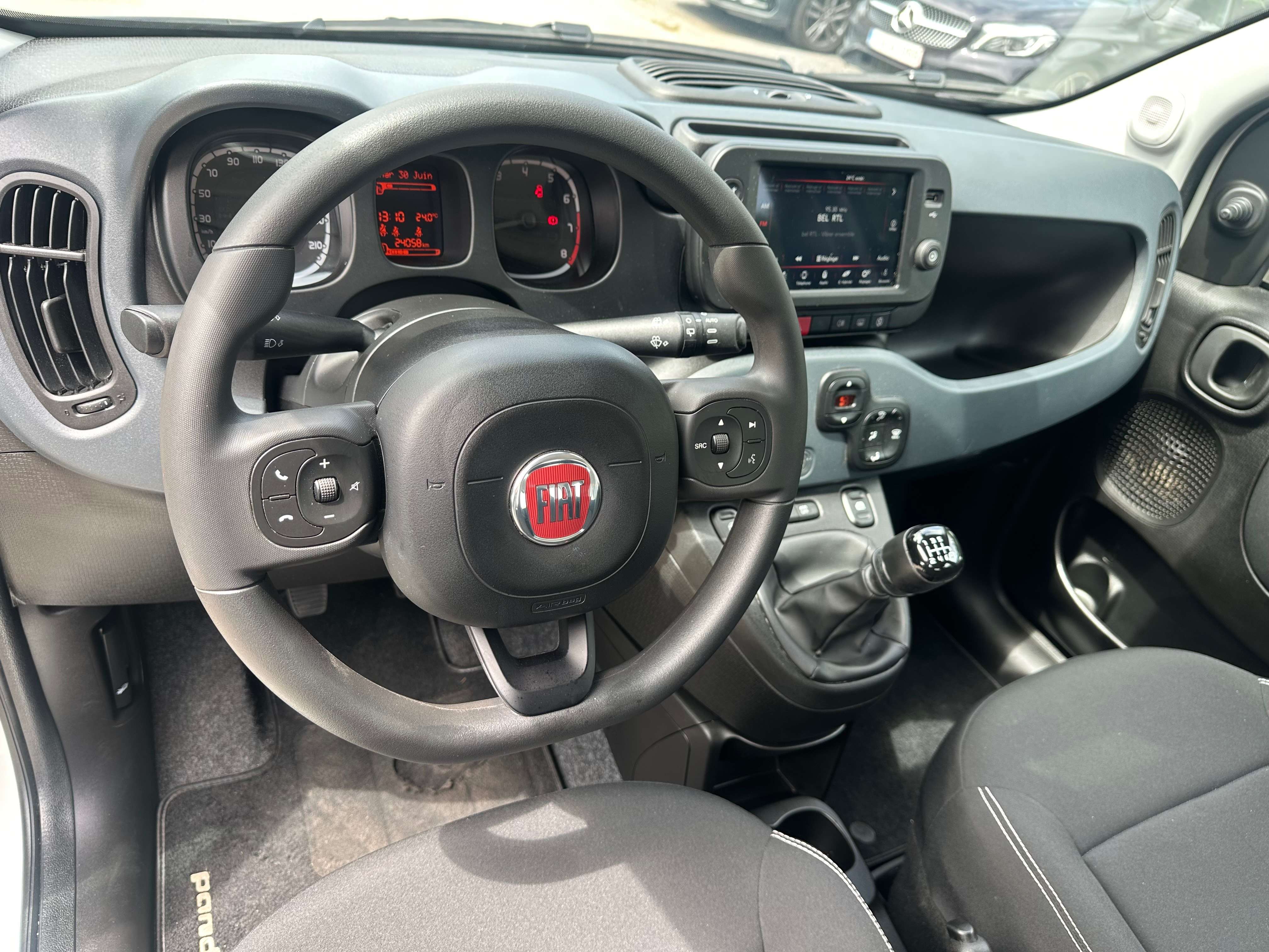 Fiat Panda Panda 1.0i MHEV CarPlay Clim Auto Garantie 12 mois