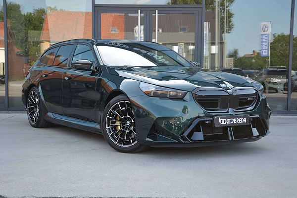 BMW M5 Touring Oxfordgrun II/Carbon/Ceramic Brakes/Pano/Alcantara