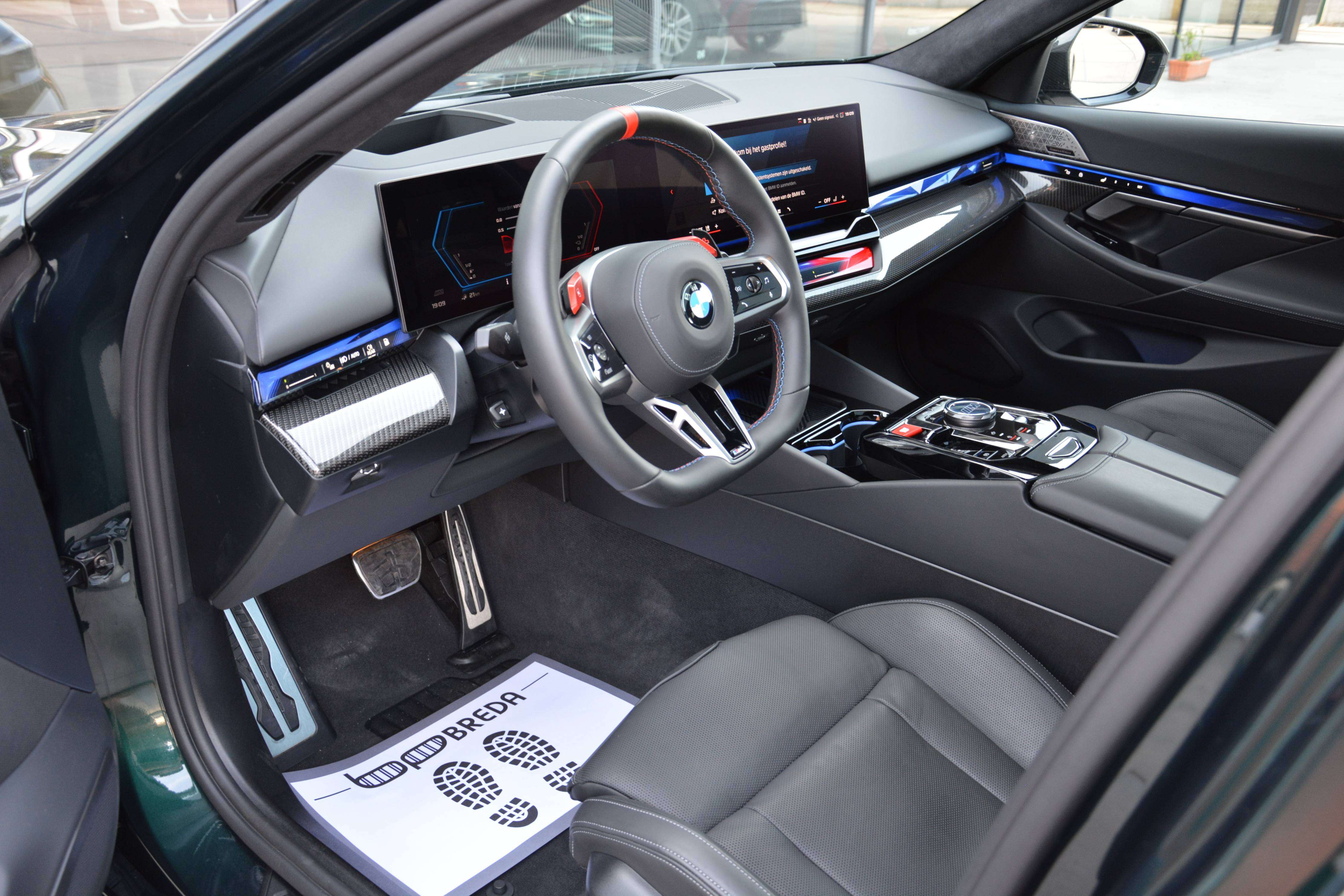 BMW M5 Touring Oxfordgrun II/Carbon/Ceramic Brakes/Pano/Alcantara