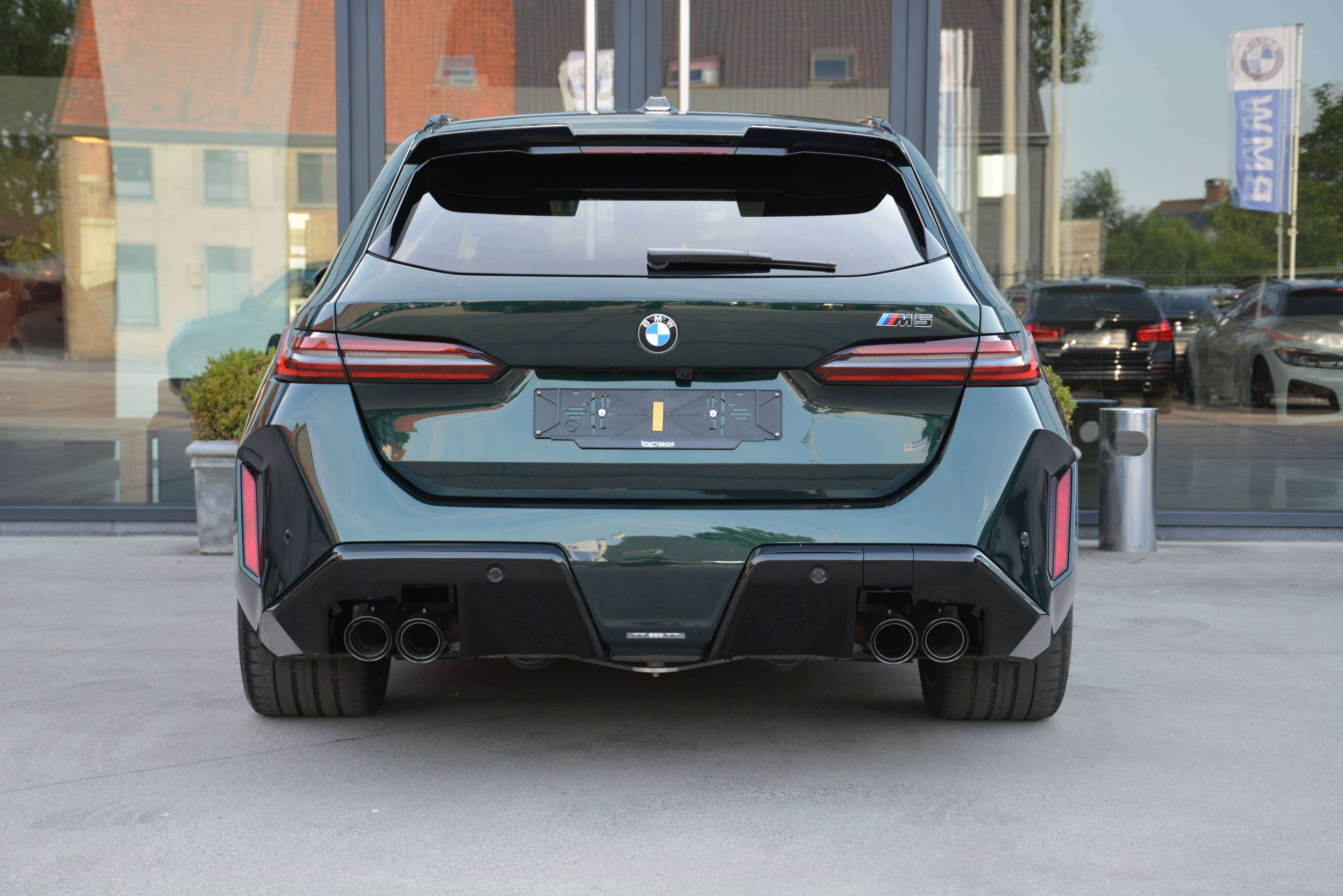 BMW M5 Touring Oxfordgrun II/Carbon/Ceramic Brakes/Pano/Alcantara