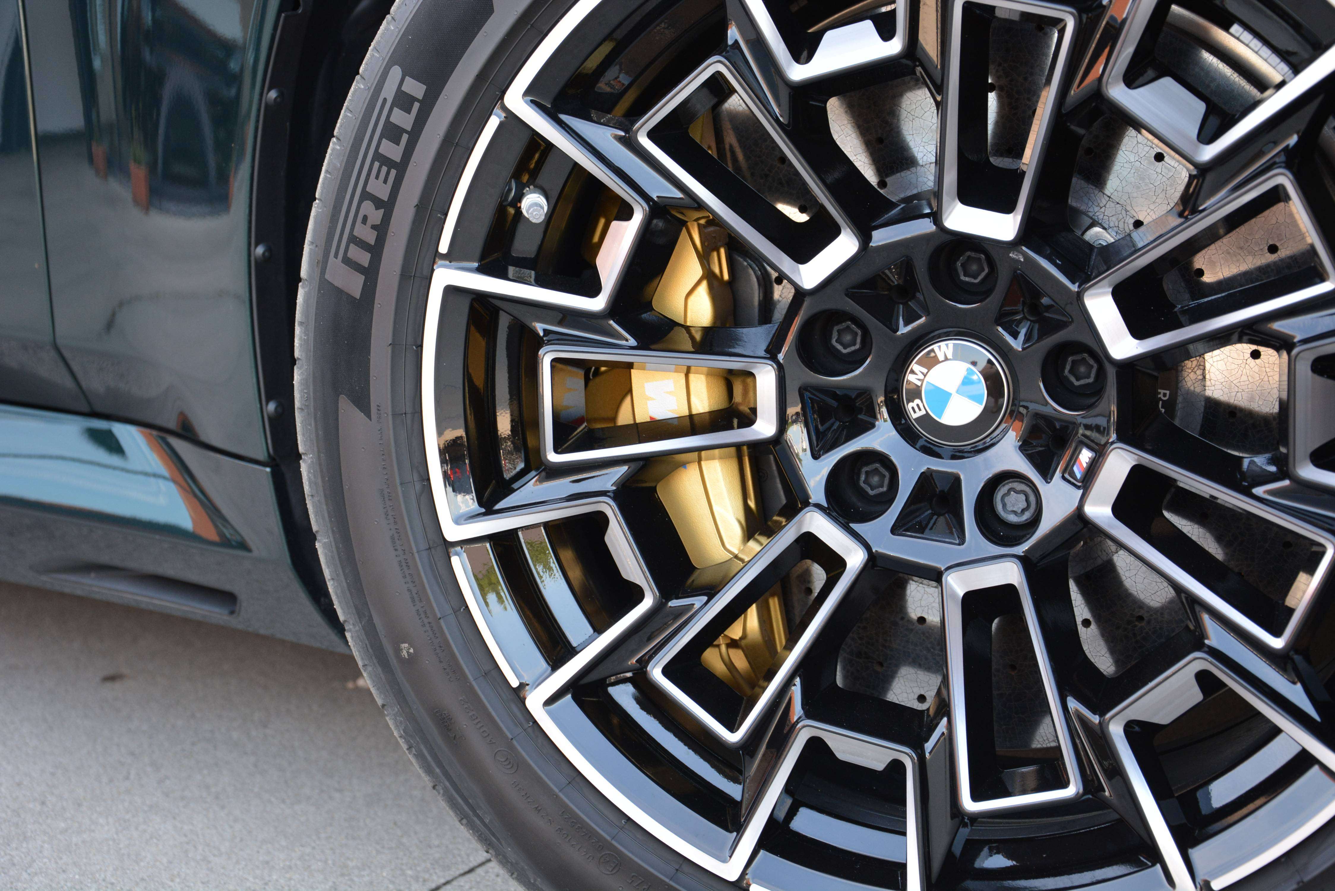 BMW M5 Touring Oxfordgrun II/Carbon/Ceramic Brakes/Pano/Alcantara