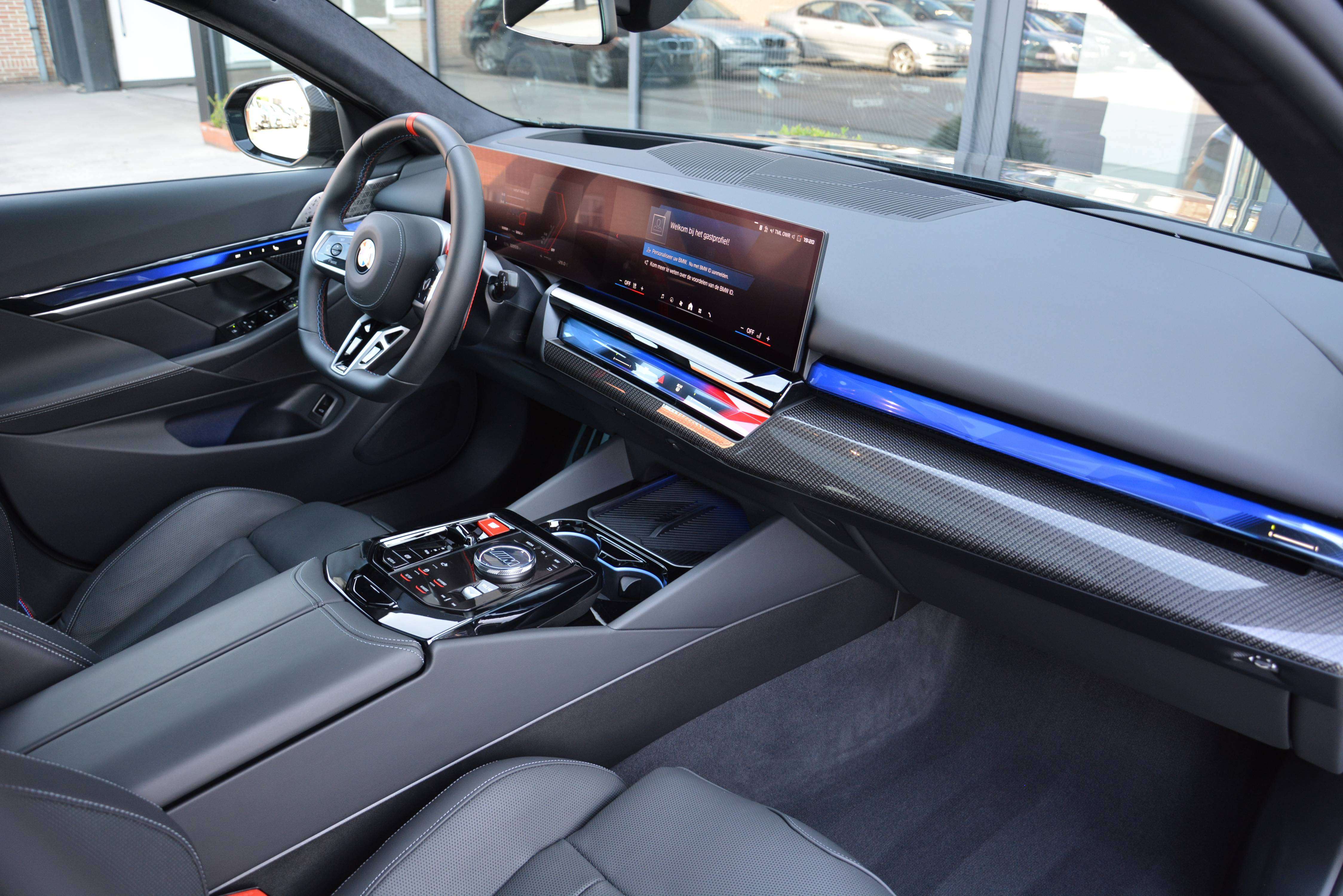 BMW M5 Touring Oxfordgrun II/Carbon/Ceramic Brakes/Pano/Alcantara