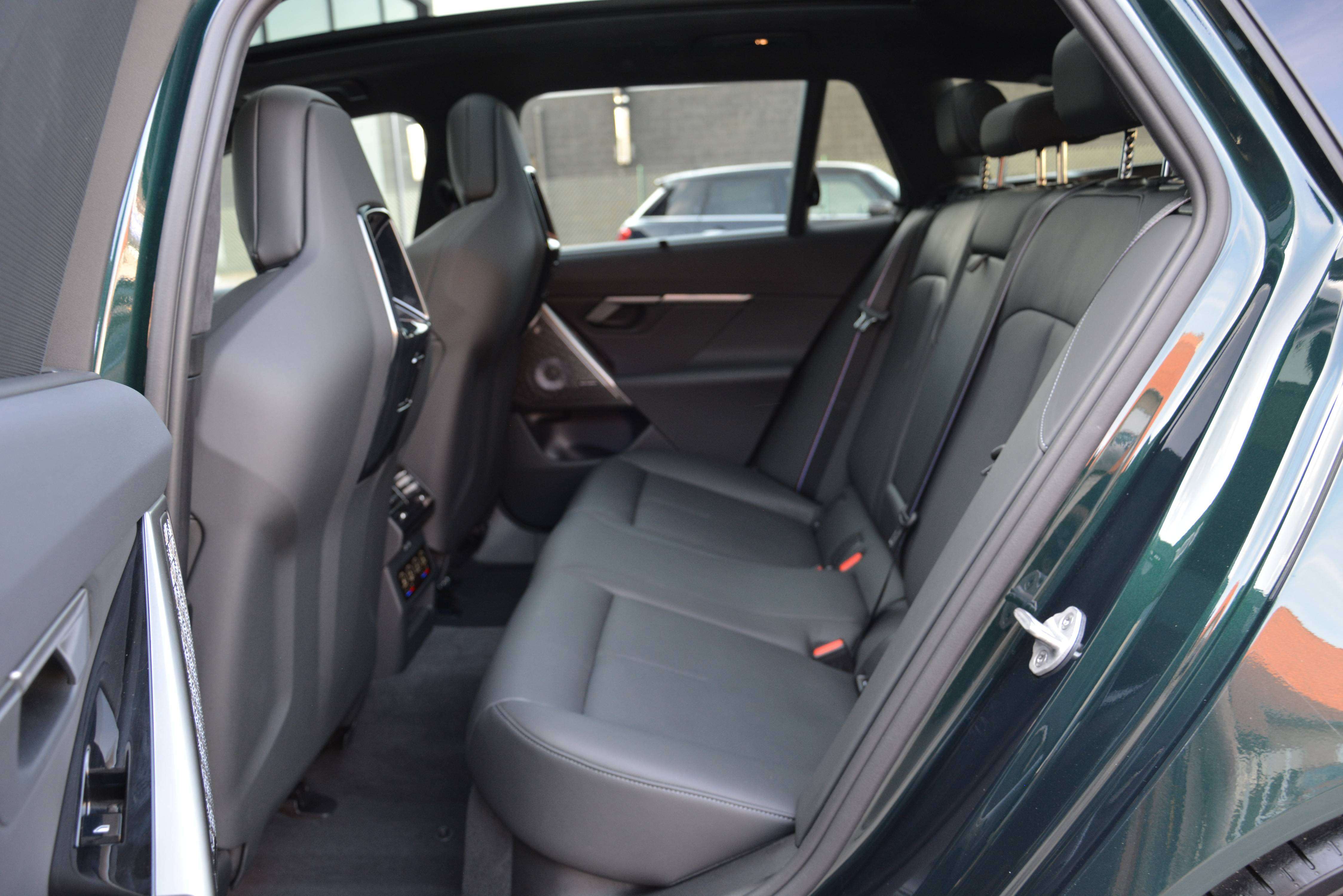 BMW M5 Touring Oxfordgrun II/Carbon/Ceramic Brakes/Pano/Alcantara