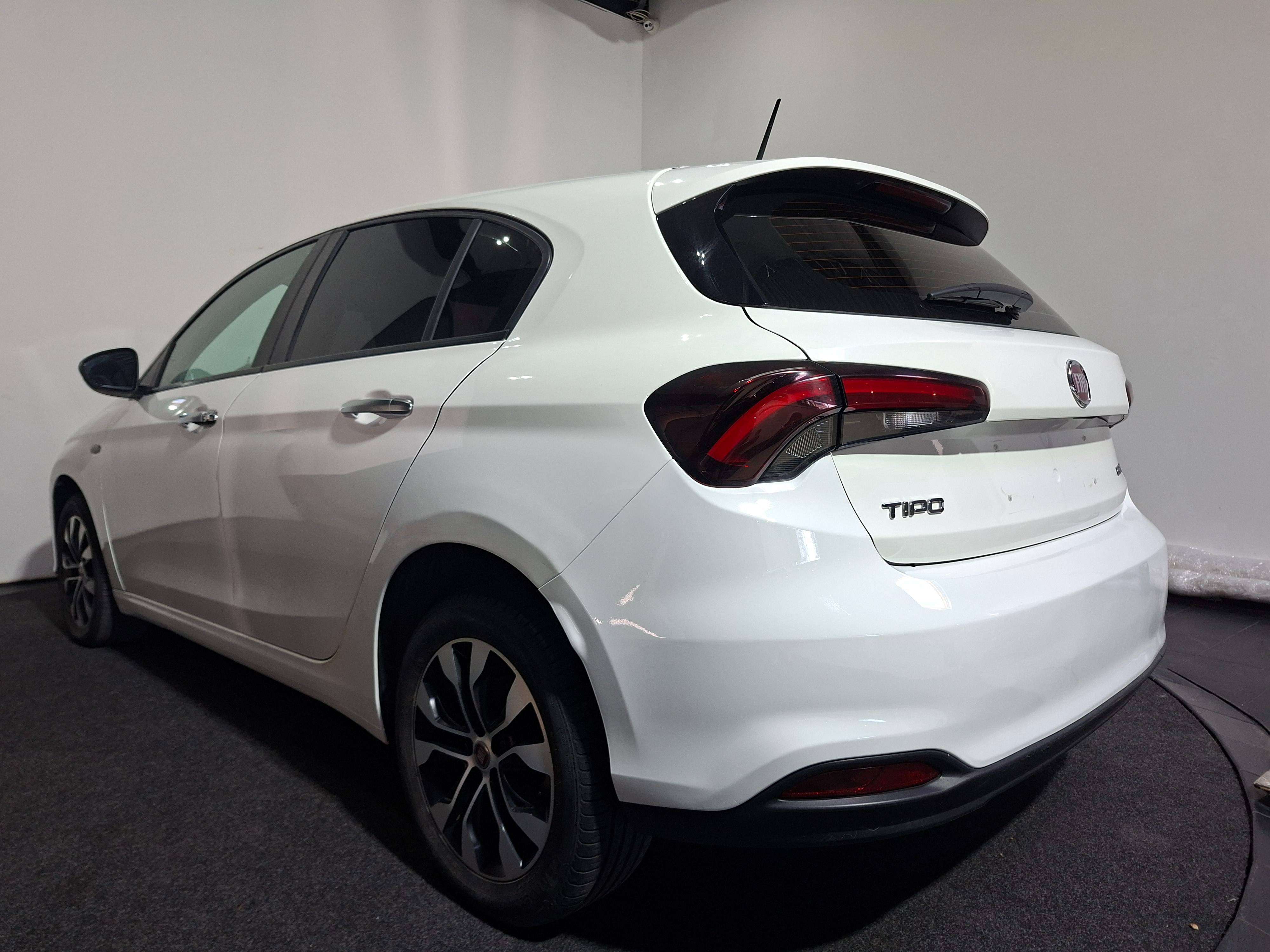Fiat Tipo Tipo 1.5 Hybrid DCT | Automaat | Apple Car Play | Airco |