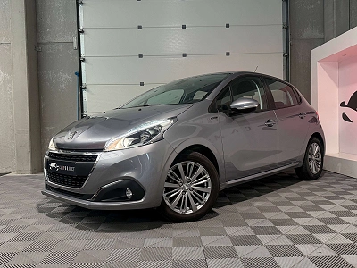 Peugeot 208 1.2i Signature, Boite Auto, GPS, Capteurs AR, Car-Play