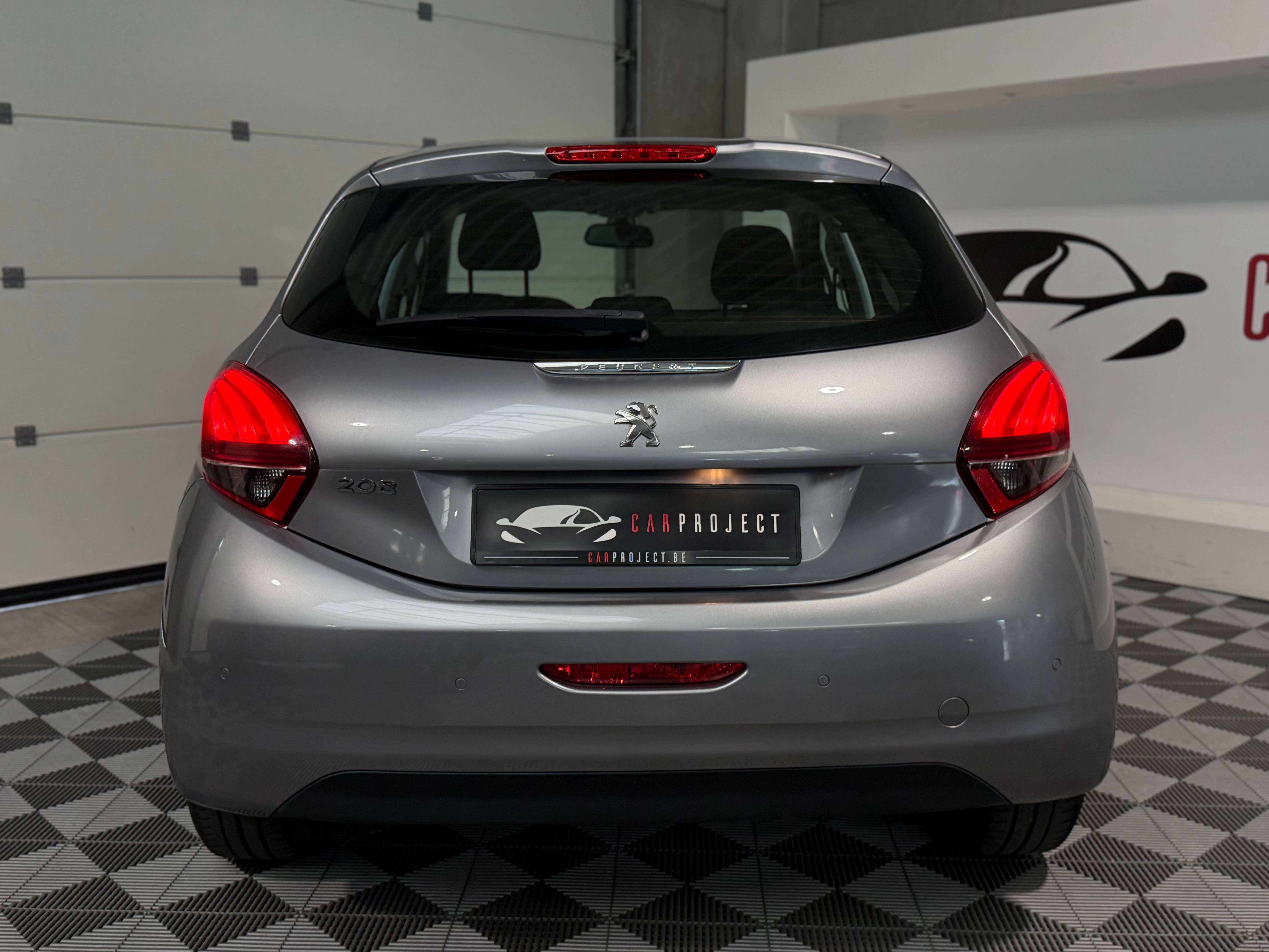 Peugeot 208 1.2i Signature, Boite Auto, GPS, Capteurs AR, Car-Play