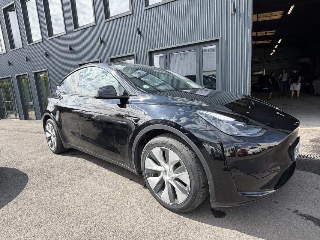 Tesla Model Y STANDARD PROPULSION