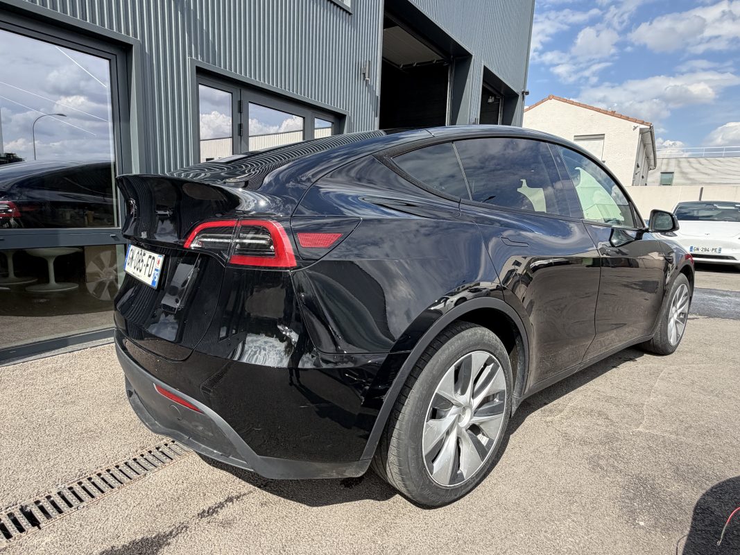 Tesla Model Y STANDARD PROPULSION