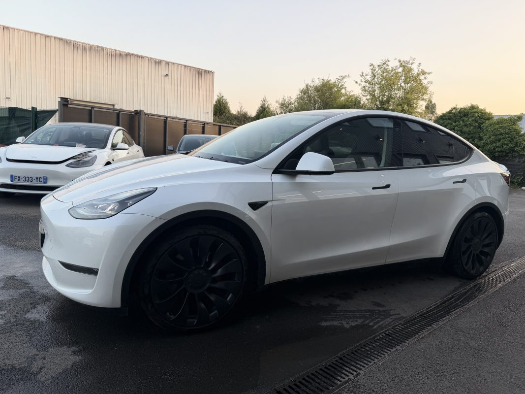 Tesla Model Y PERFORMANCE TRANSMISSION INTEGRALE