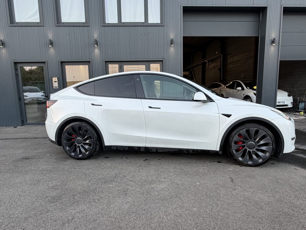Tesla Model Y PERFORMANCE TRANSMISSION INTEGRALE