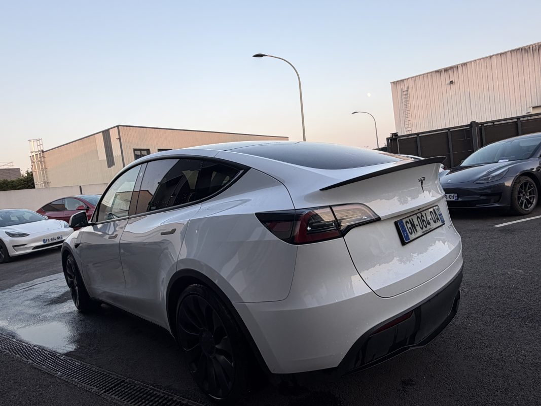 Tesla Model Y PERFORMANCE TRANSMISSION INTEGRALE