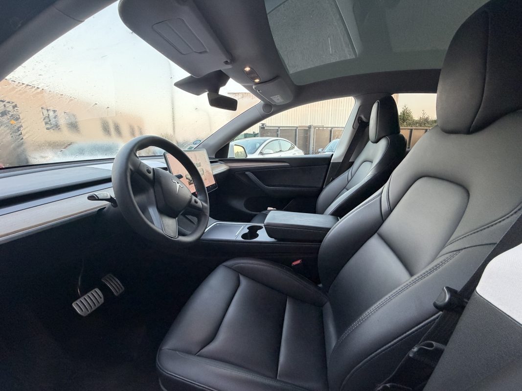 Tesla Model Y PERFORMANCE TRANSMISSION INTEGRALE