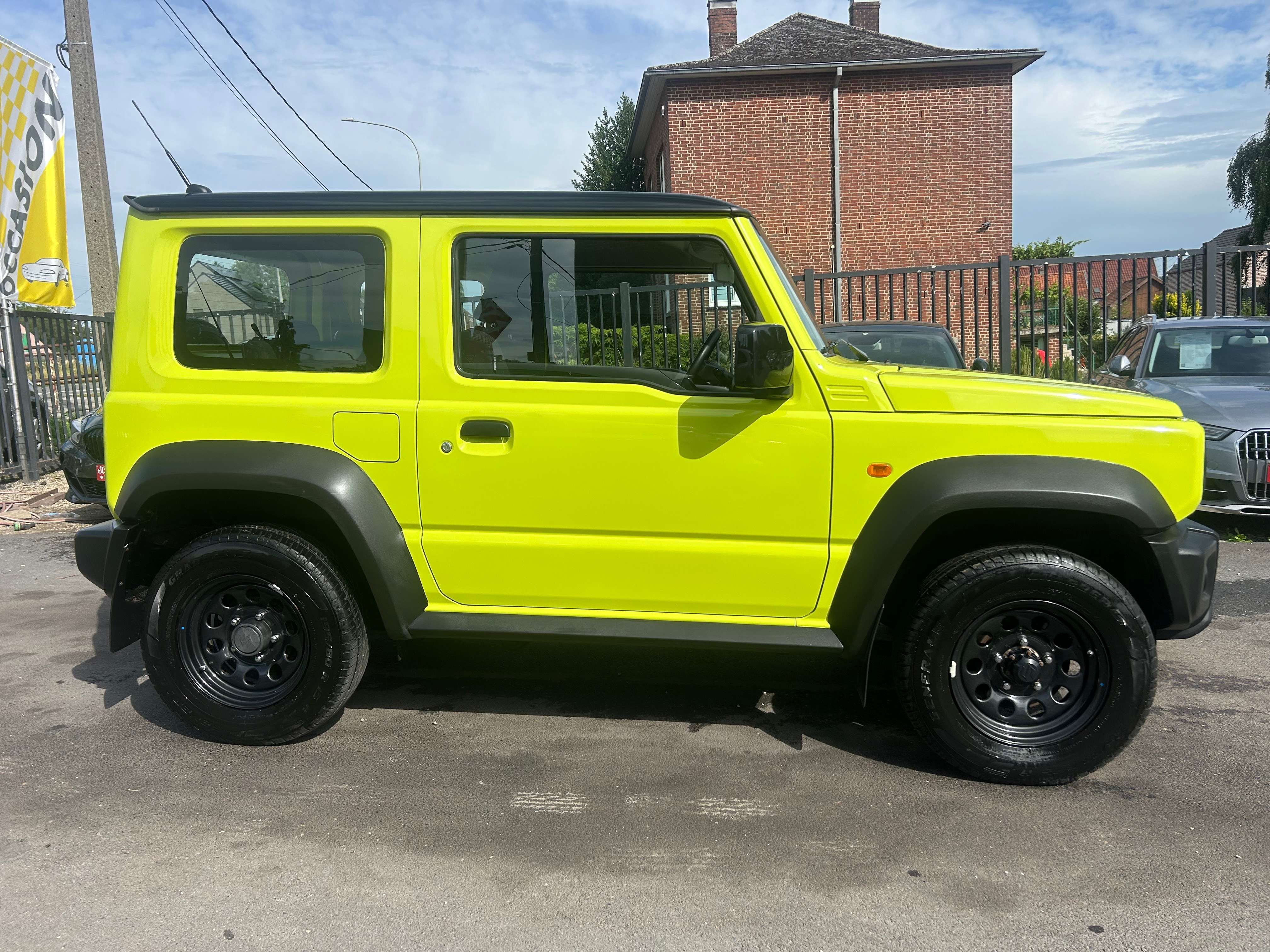 Suzuki Jimny 1.5i 4x4 ALLGRIP 1ER PROPRIO AVEC CARNET COMPLET ***4 PLACES/CLIM***