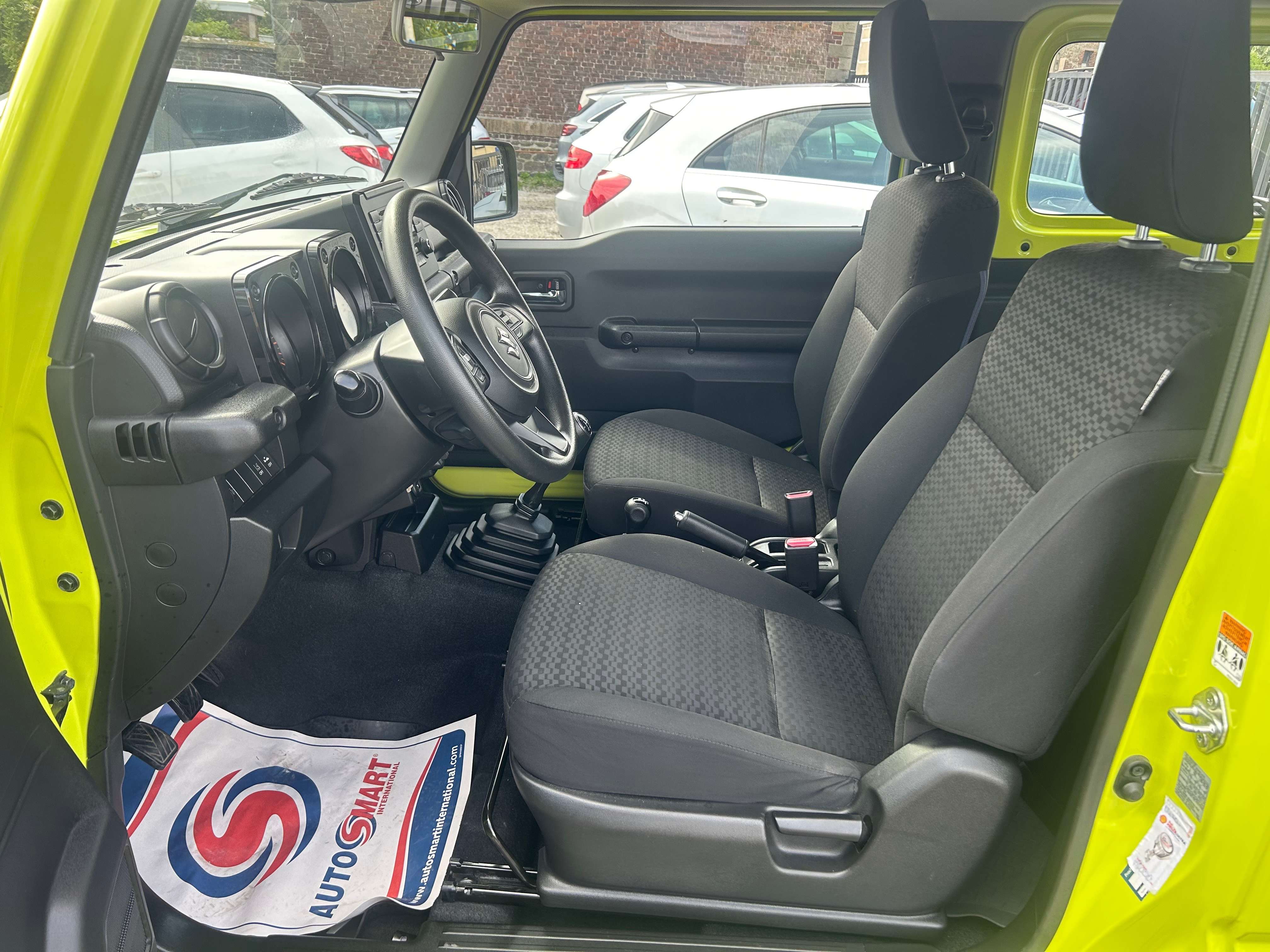 Suzuki Jimny 1.5i 4x4 ALLGRIP 1ER PROPRIO AVEC CARNET COMPLET ***4 PLACES/CLIM***