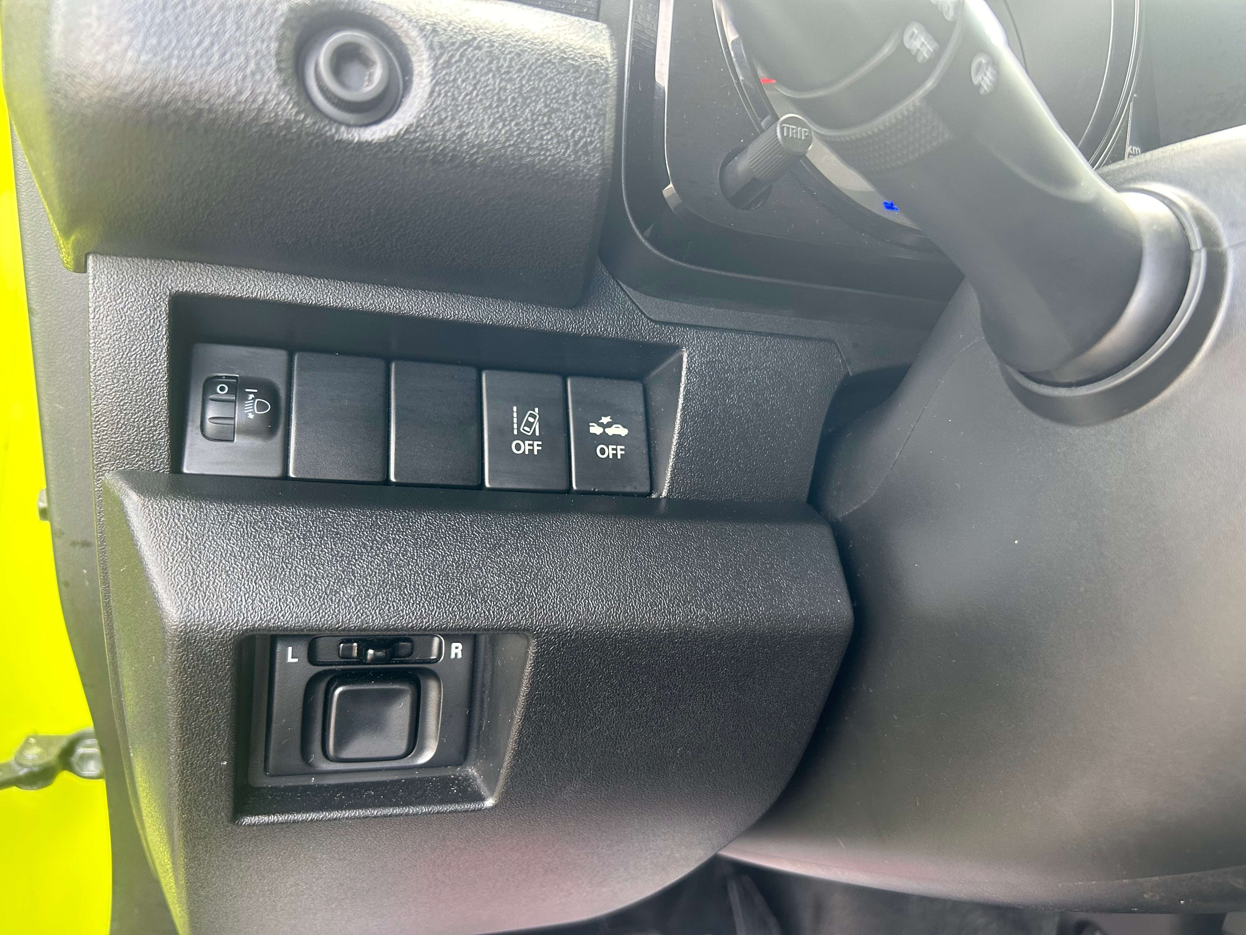 Suzuki Jimny 1.5i 4x4 ALLGRIP 1ER PROPRIO AVEC CARNET COMPLET ***4 PLACES/CLIM***
