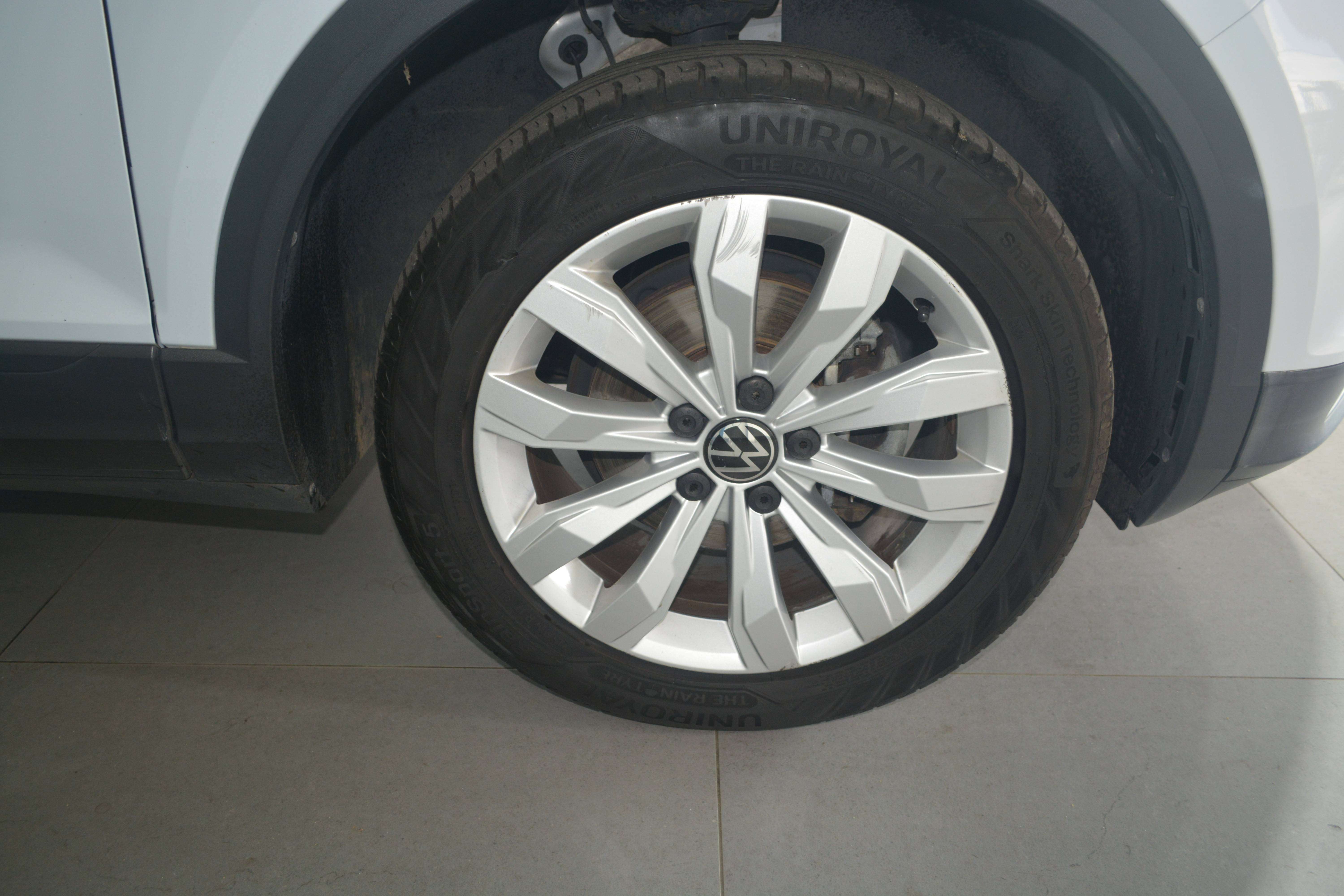 Volkswagen T-Roc T-Roc 1.5 TSI ACT Active OPF DSG / NAVI / APPLE CAR-PLAY / ADAPTIVE CRUISE CONTROL