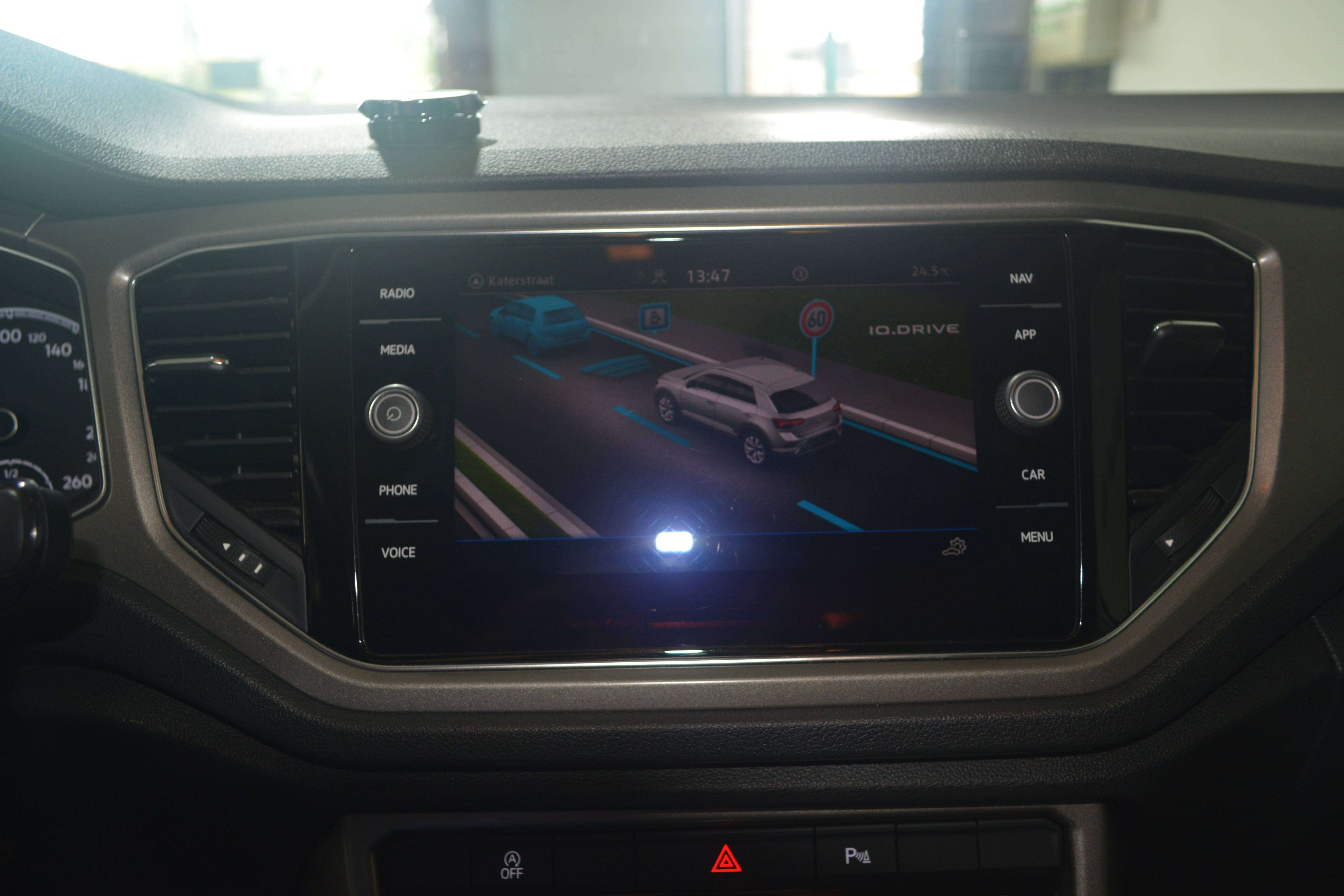 Volkswagen T-Roc T-Roc 1.5 TSI ACT Active OPF DSG / NAVI / APPLE CAR-PLAY / ADAPTIVE CRUISE CONTROL