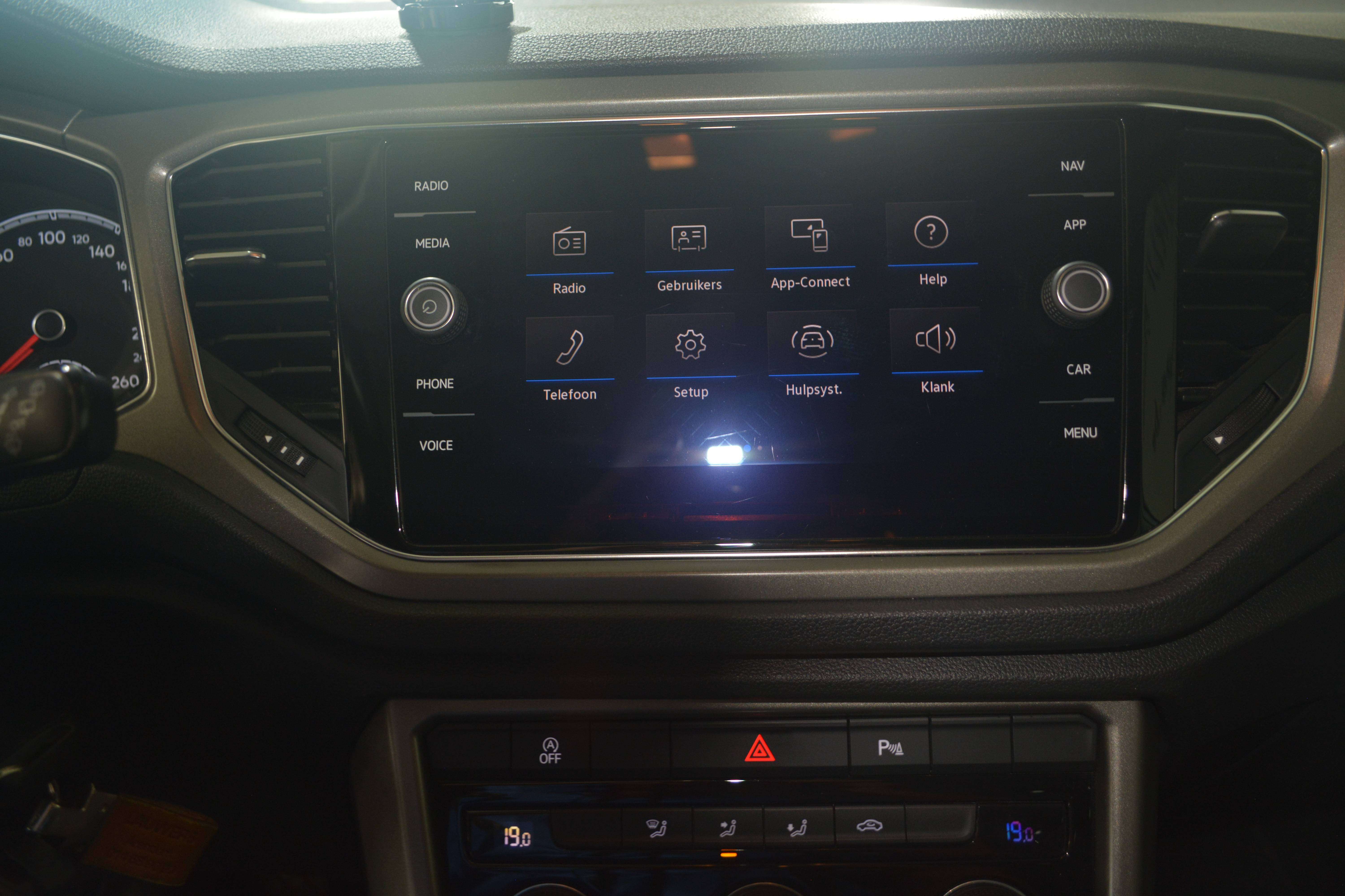 Volkswagen T-Roc T-Roc 1.5 TSI ACT Active OPF DSG / NAVI / APPLE CAR-PLAY / ADAPTIVE CRUISE CONTROL