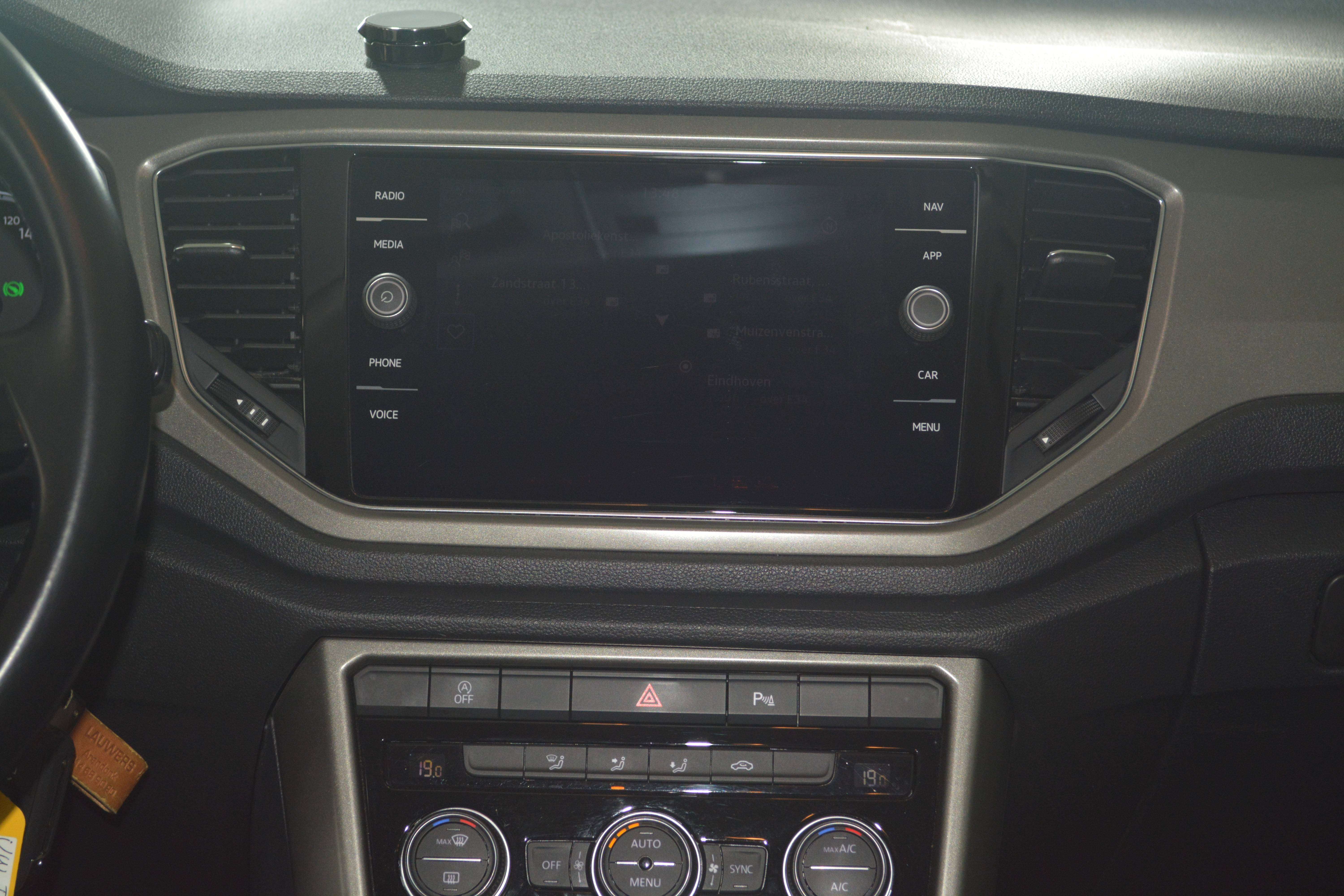 Volkswagen T-Roc T-Roc 1.5 TSI ACT Active OPF DSG / NAVI / APPLE CAR-PLAY / ADAPTIVE CRUISE CONTROL