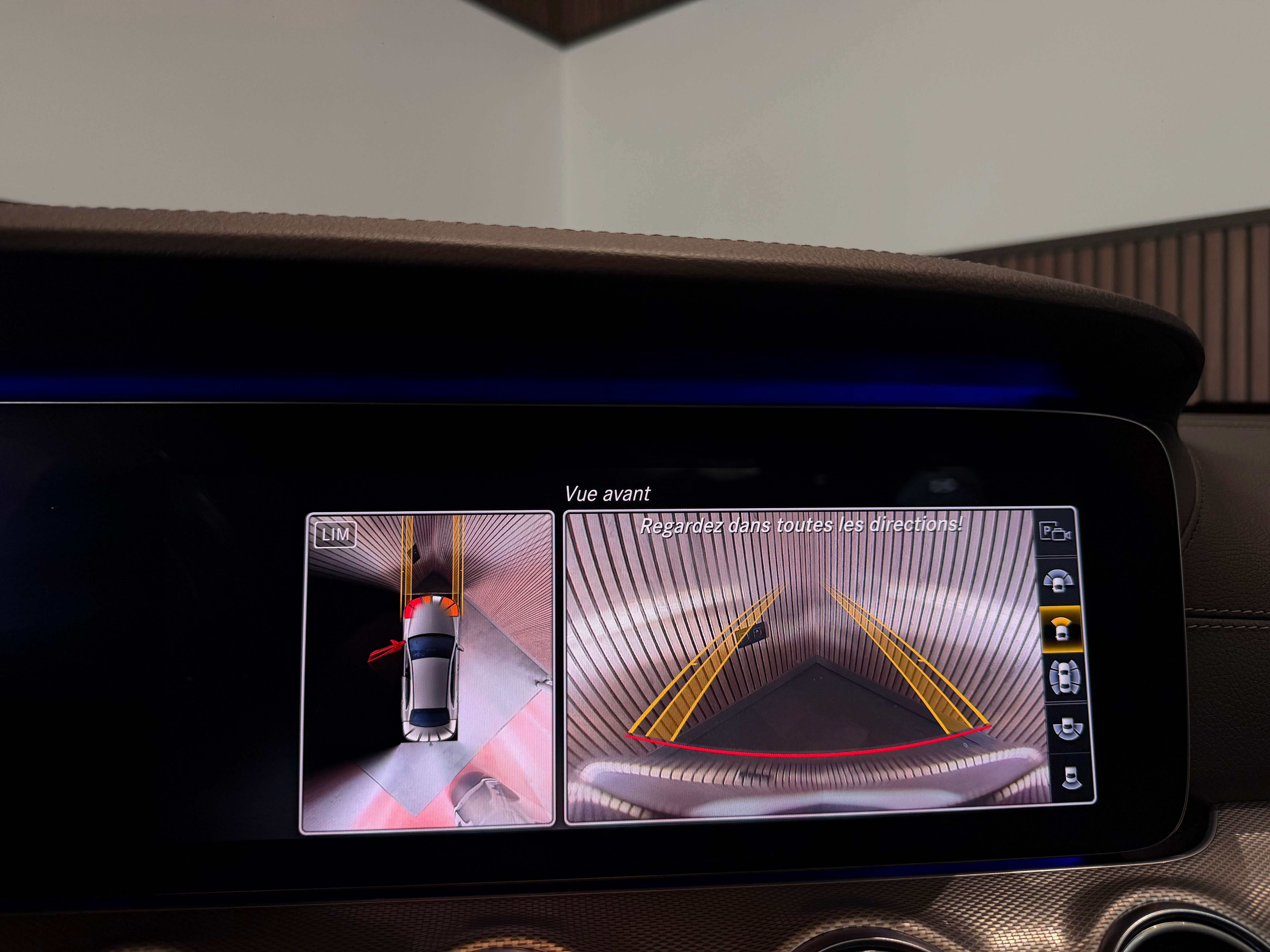 Mercedes-Benz E 220 d - AMG LINE - AUTOMATIQUE - GARANTIE 12MOIS - FULL OPTIONS - 1ERPRO
