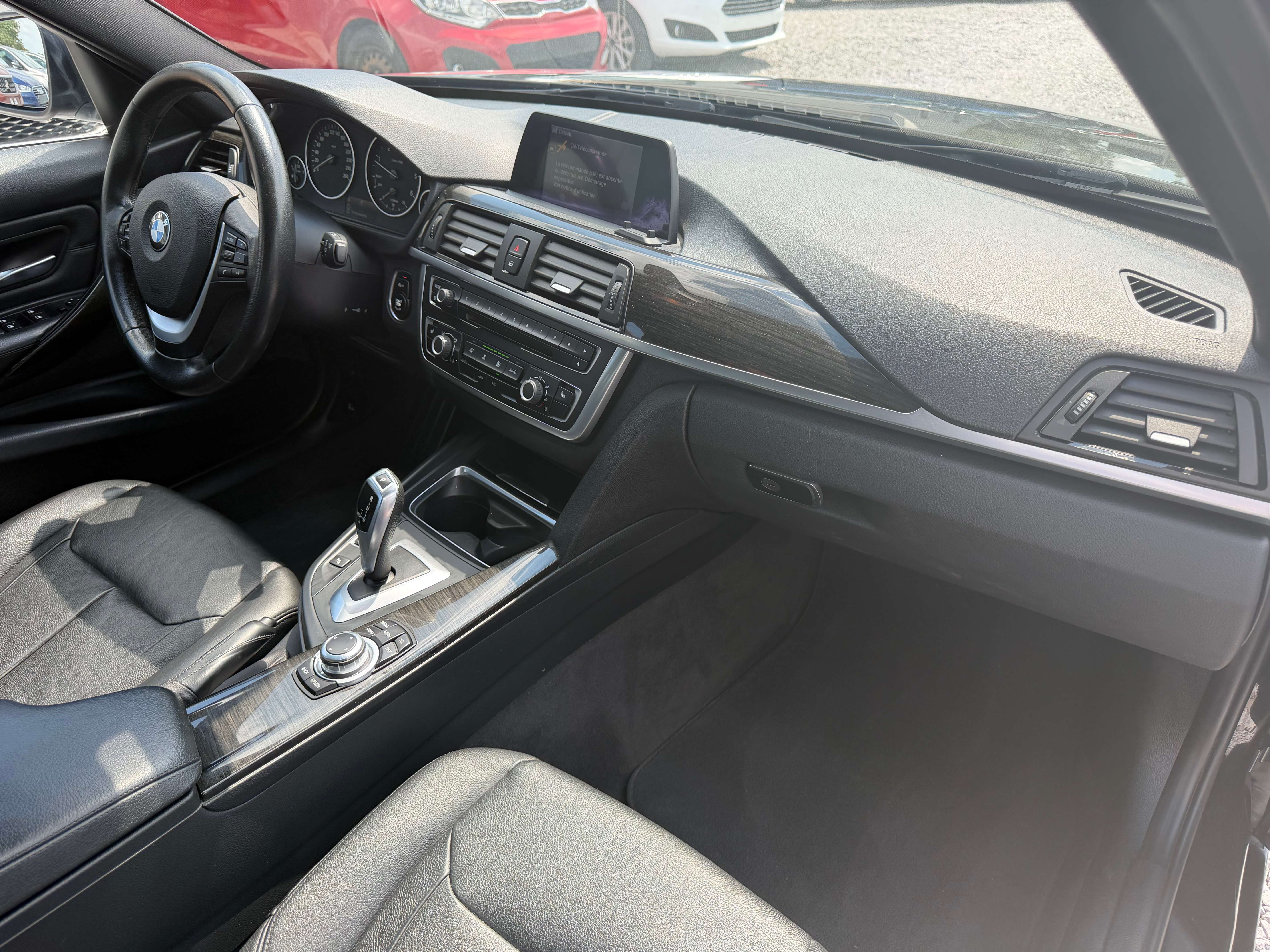 BMW 318 dA Touring - Cuir - Navigation - Xénon