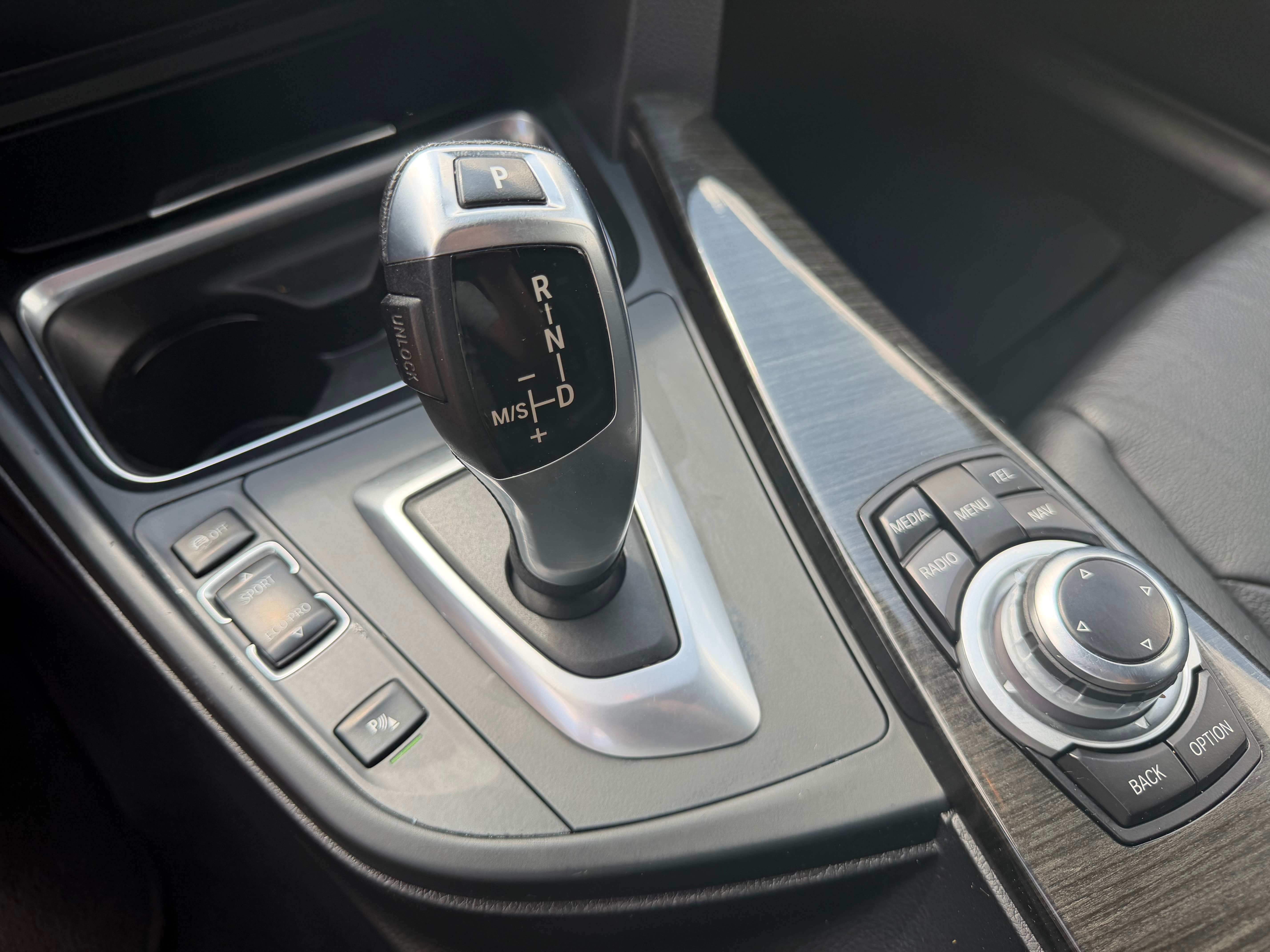 BMW 318 dA Touring - Cuir - Navigation - Xénon