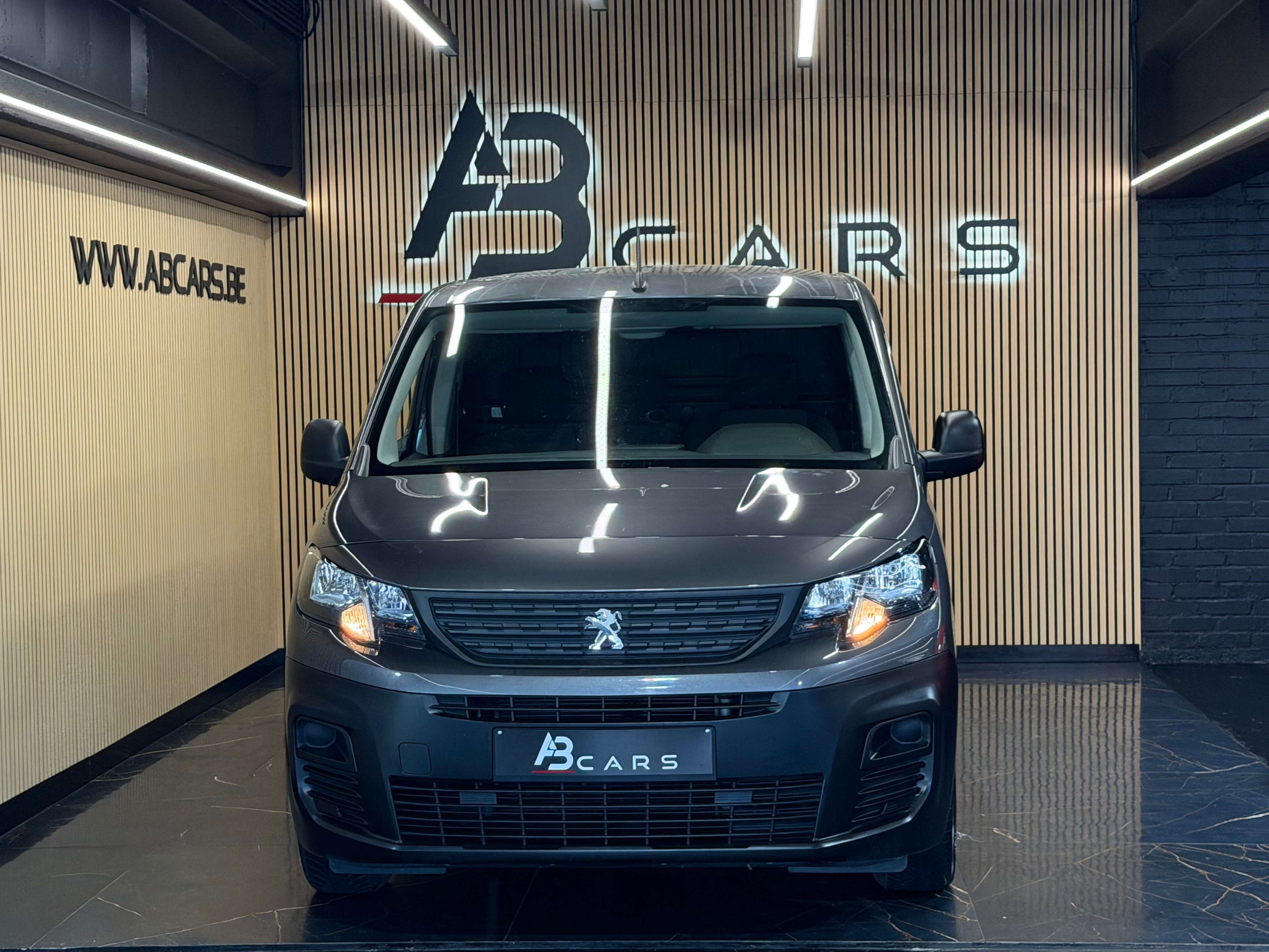 Peugeot Partner 1.5 BLUEHDI UTILITAIRE 49MKM ** UTILITAIRE ** GARANTIE 12 MOIS