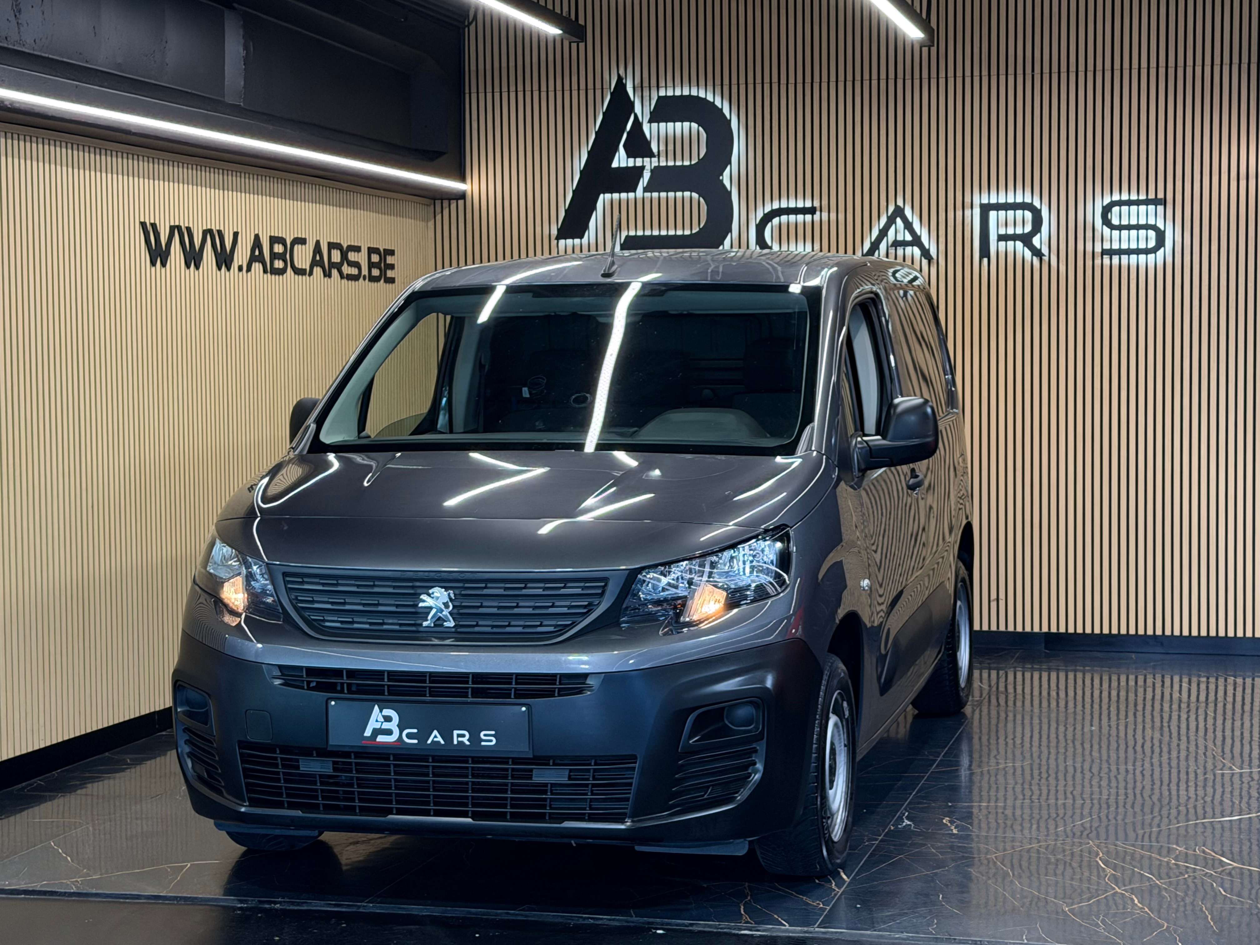Peugeot Partner 1.5 BLUEHDI UTILITAIRE 49MKM ** UTILITAIRE ** GARANTIE 12 MOIS