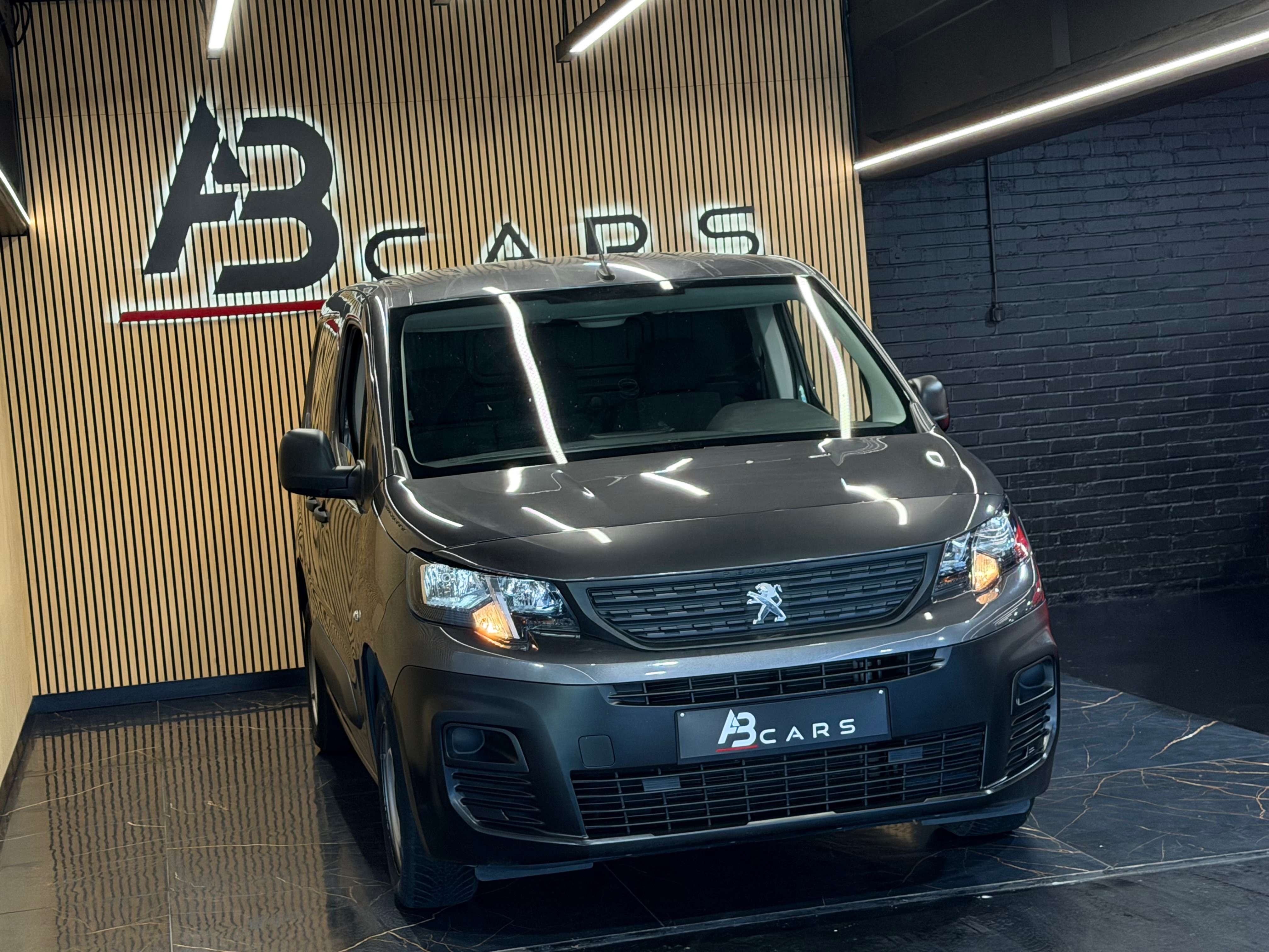 Peugeot Partner 1.5 BLUEHDI UTILITAIRE 49MKM ** UTILITAIRE ** GARANTIE 12 MOIS