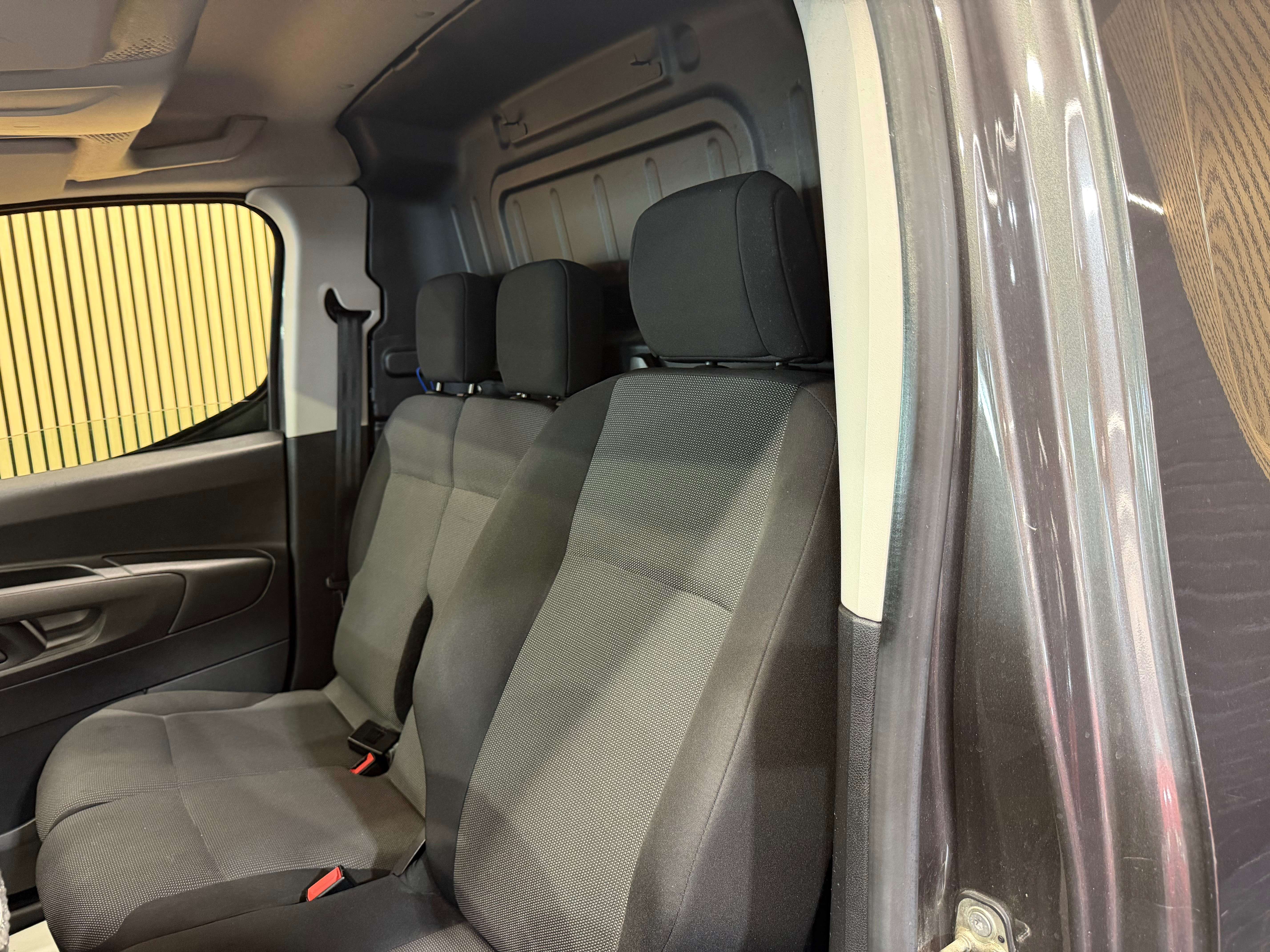 Peugeot Partner 1.5 BLUEHDI UTILITAIRE 49MKM ** UTILITAIRE ** GARANTIE 12 MOIS
