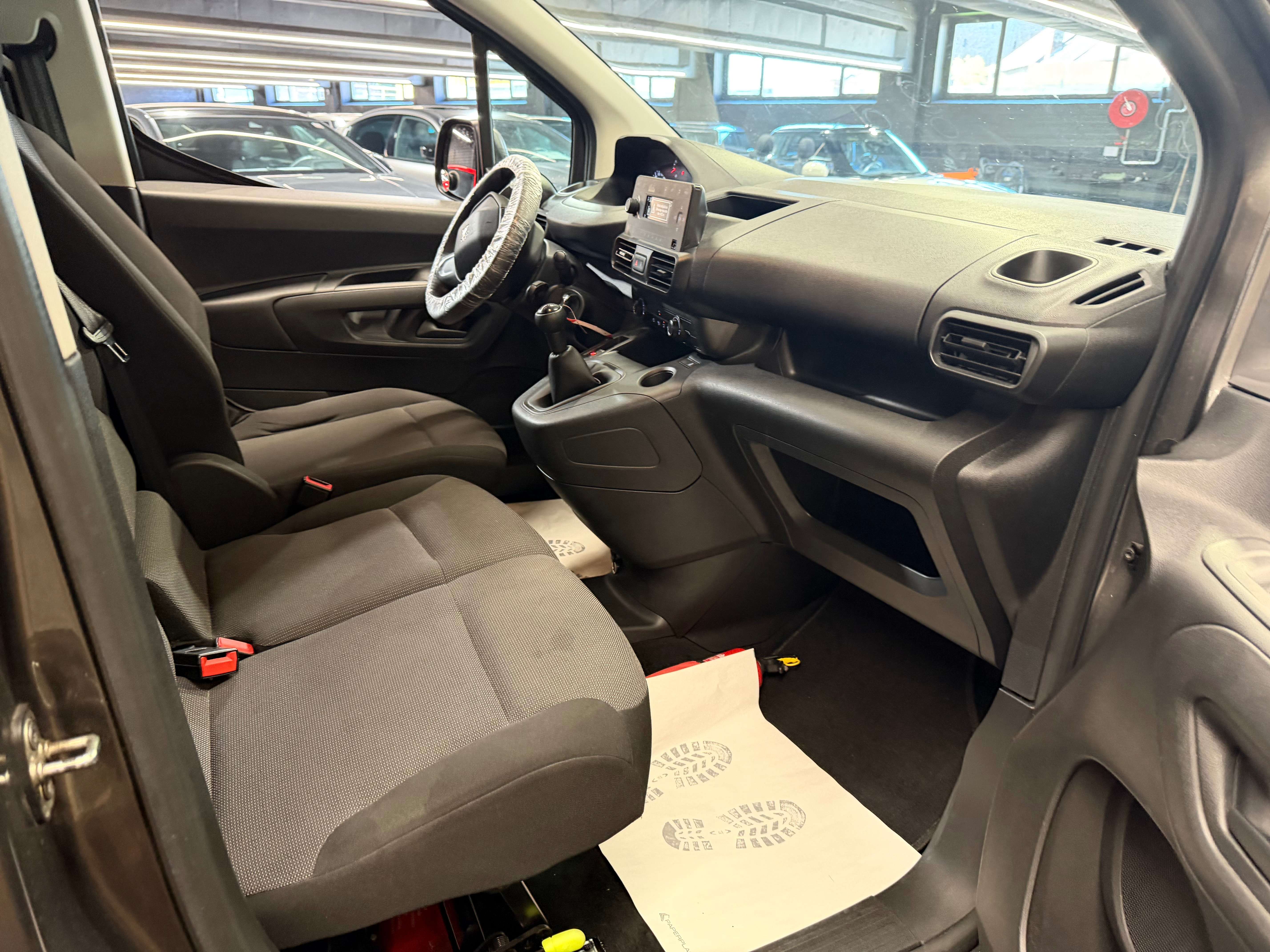 Peugeot Partner 1.5 BLUEHDI UTILITAIRE 49MKM ** UTILITAIRE ** GARANTIE 12 MOIS
