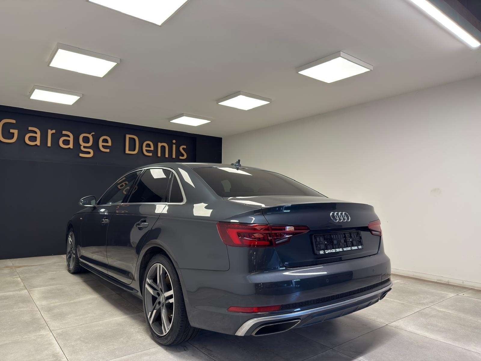 Audi A4 S line - S tronic**BOITE AUTO**CLIM AUTO**GARANTIE