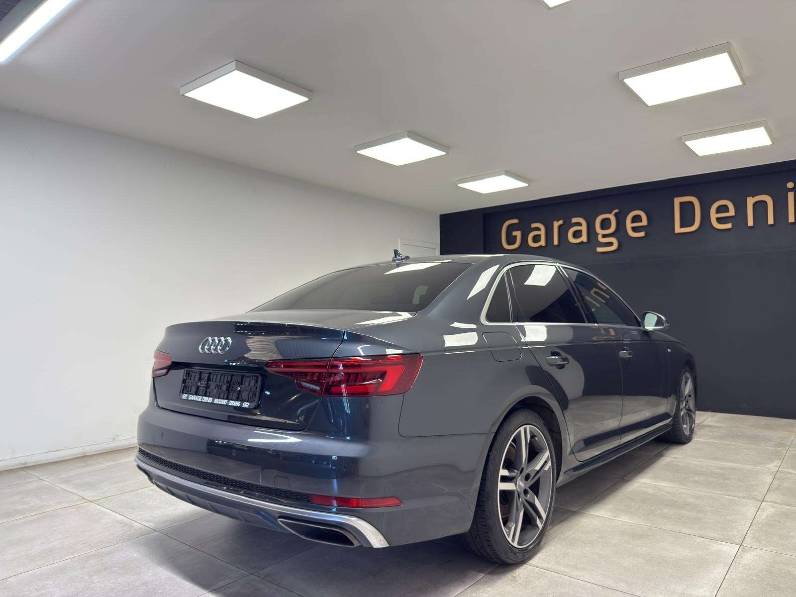 Audi A4 S line - S tronic**BOITE AUTO**CLIM AUTO**GARANTIE