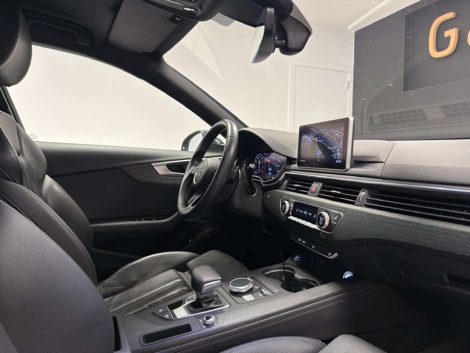 Audi A4 S line - S tronic**BOITE AUTO**CLIM AUTO**GARANTIE