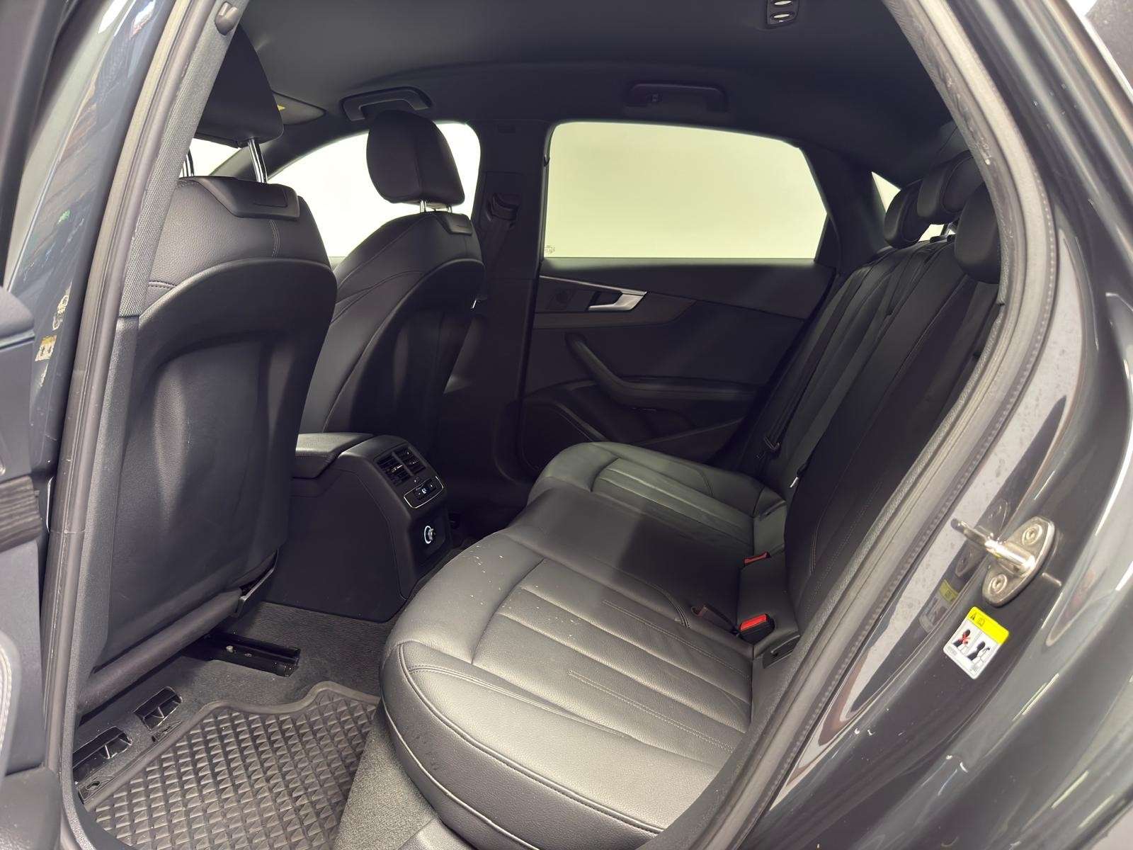 Audi A4 S line - S tronic**BOITE AUTO**CLIM AUTO**GARANTIE