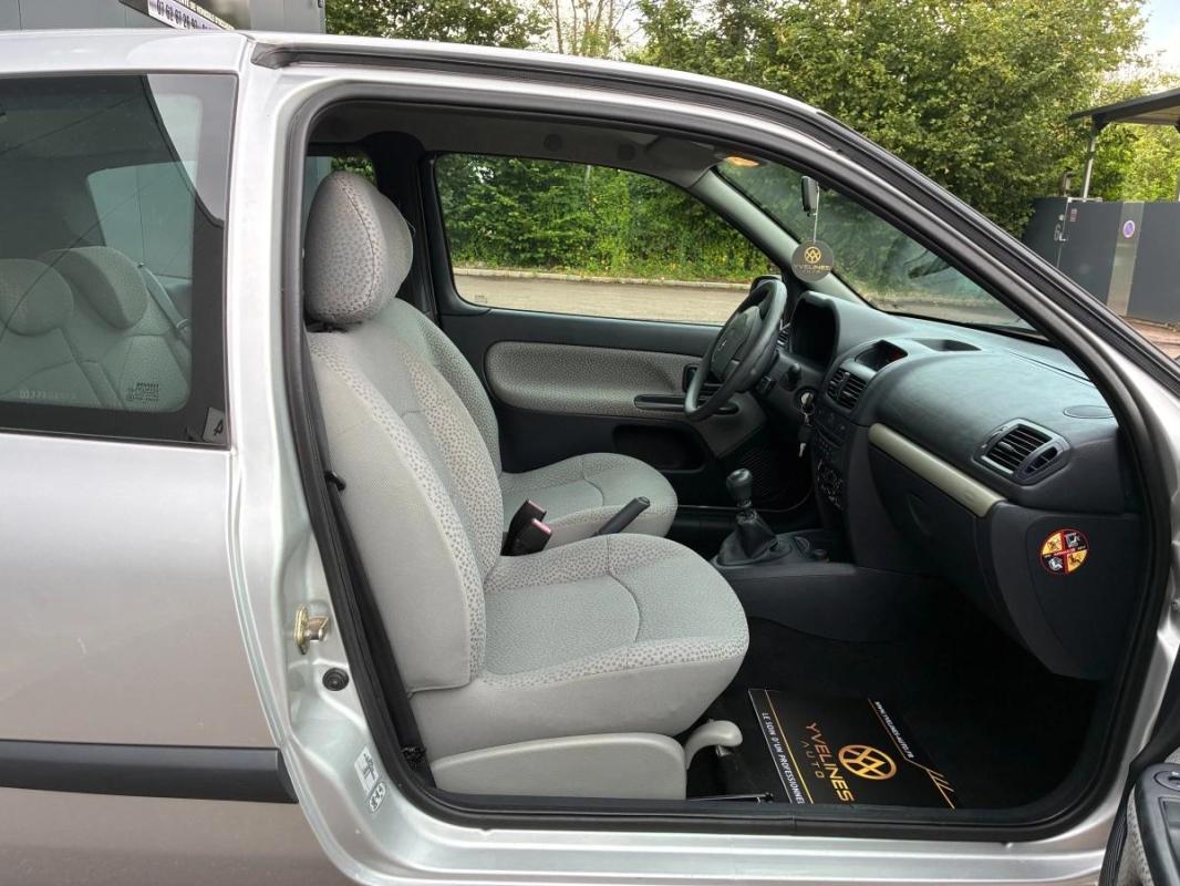 Renault Clio CAMPUS 1.2 75 AUTHENTIQUE | DISTRIBUTION A JOUR REF01