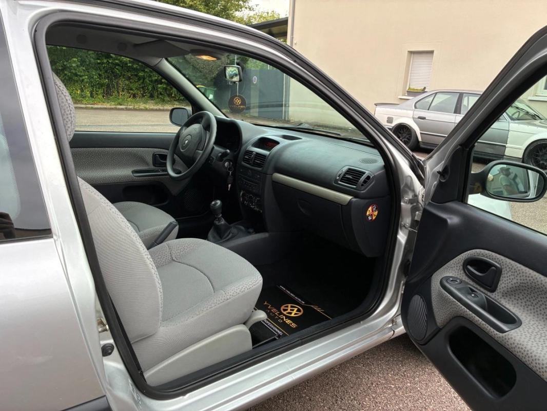 Renault Clio CAMPUS 1.2 75 AUTHENTIQUE | DISTRIBUTION A JOUR REF01