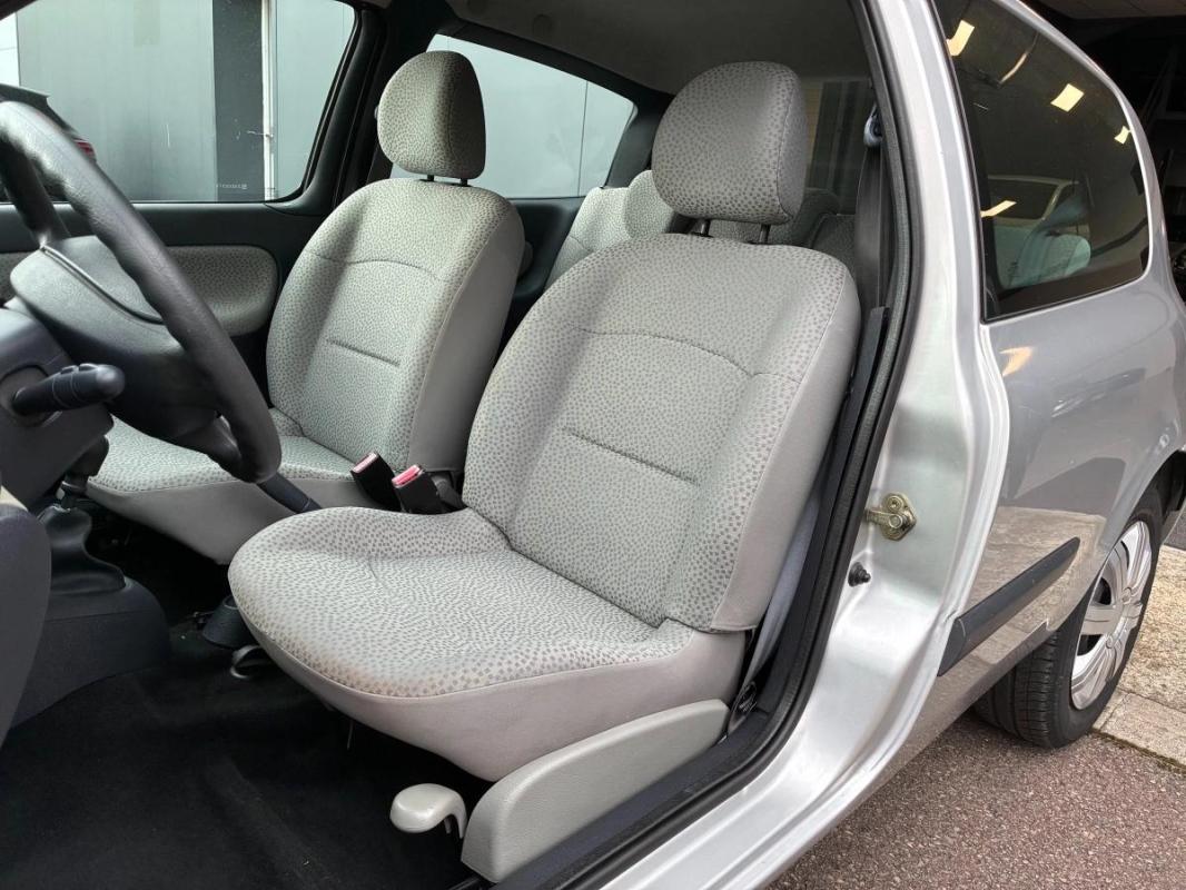 Renault Clio CAMPUS 1.2 75 AUTHENTIQUE | DISTRIBUTION A JOUR REF01