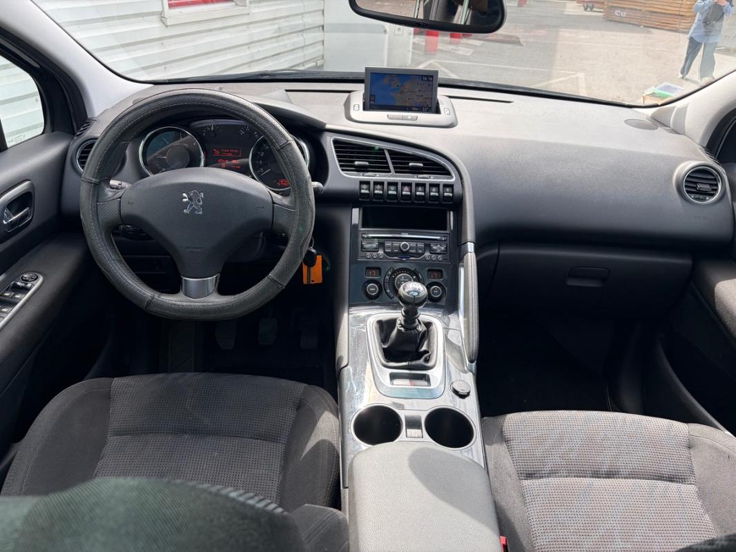 Peugeot 3008 1.6 HDi 112ch Pretium Pack EMBRAYAGE NEUF TOIT PANO GPS BLUETOOTH RÉGULATEUR AUX