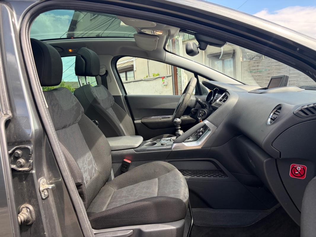 Peugeot 3008 1.6 HDi 112ch Pretium Pack EMBRAYAGE NEUF TOIT PANO GPS BLUETOOTH RÉGULATEUR AUX